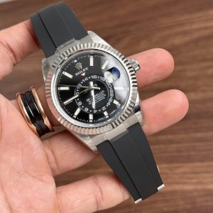 Đồng Hồ Rolex Sky-Dweller Mặt Số Đen Dây Cao Su Rep 1:1 42mm