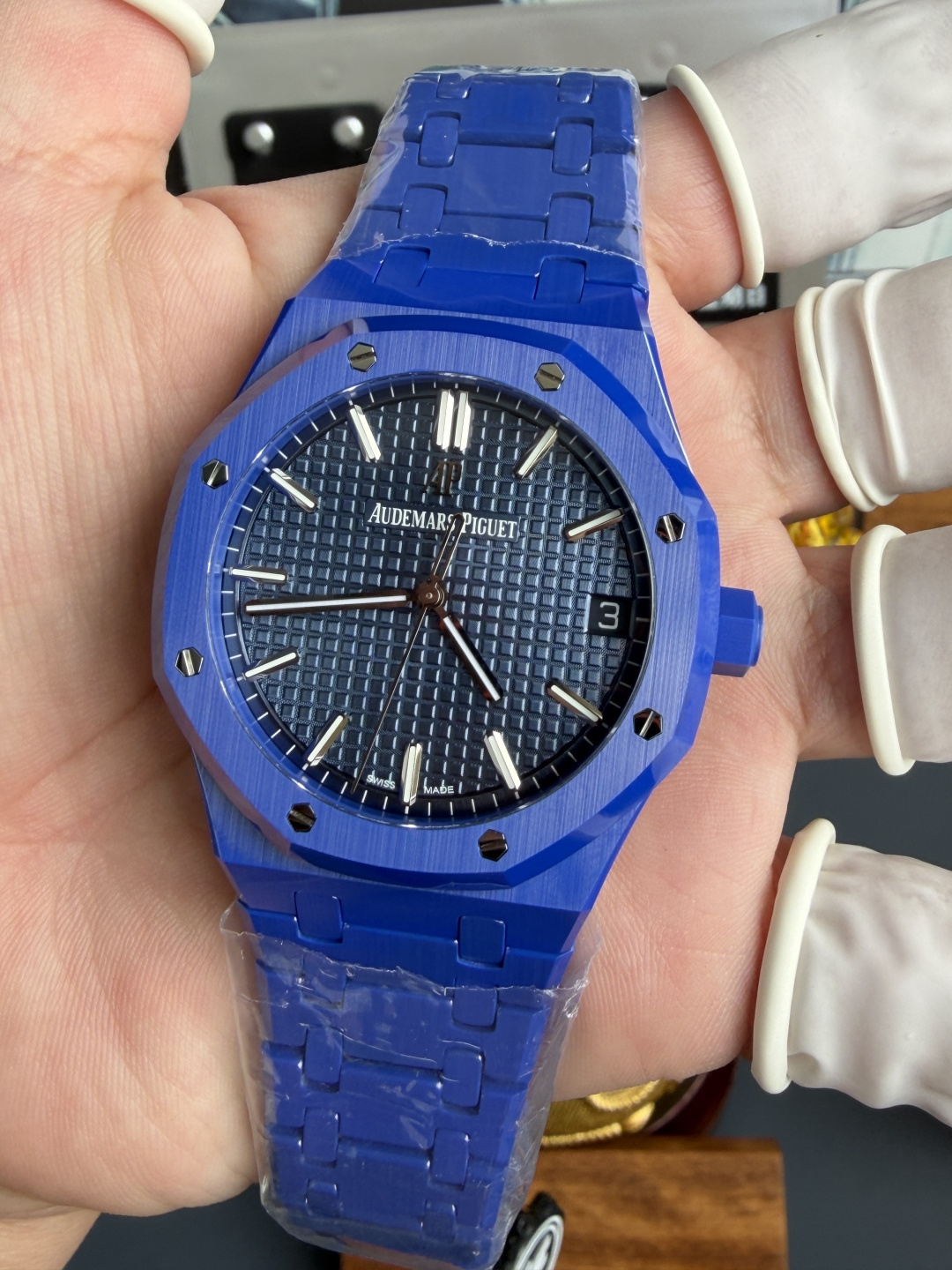 Audemars Piguet Royal Oak 15500 Blue Dial Blue Ceramic 1:1 Best Replica 41mm ZF (Free Sprung) - Image 4