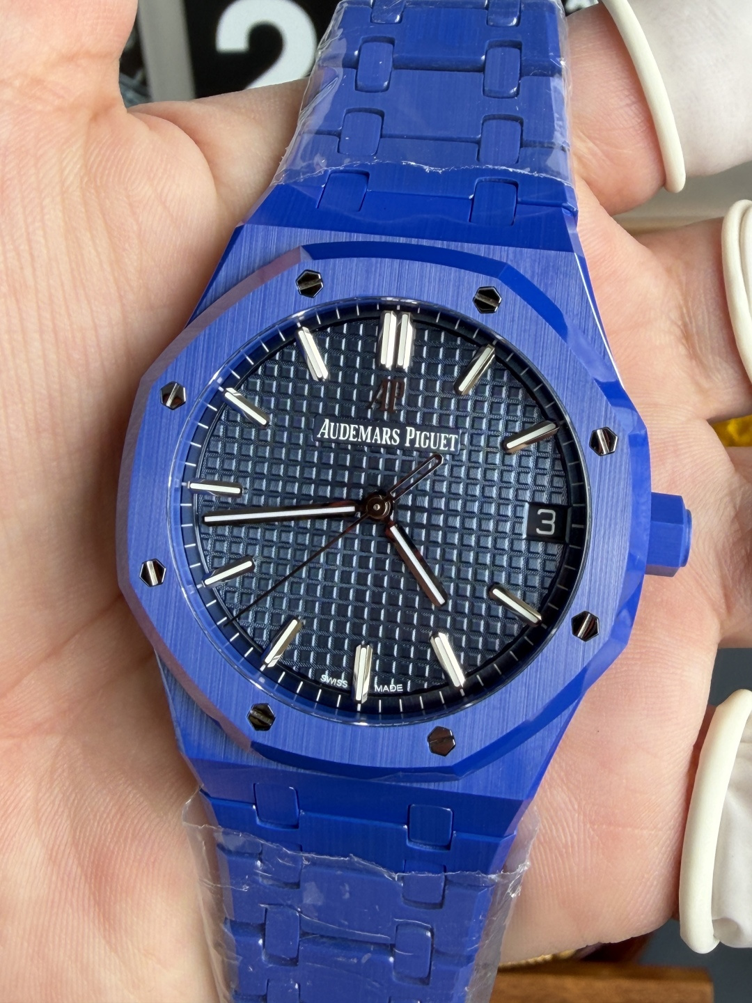 Audemars Piguet Royal Oak 15500 Blue Dial Blue Ceramic 1:1 Best Replica 41mm ZF (Free Sprung) - Image 6
