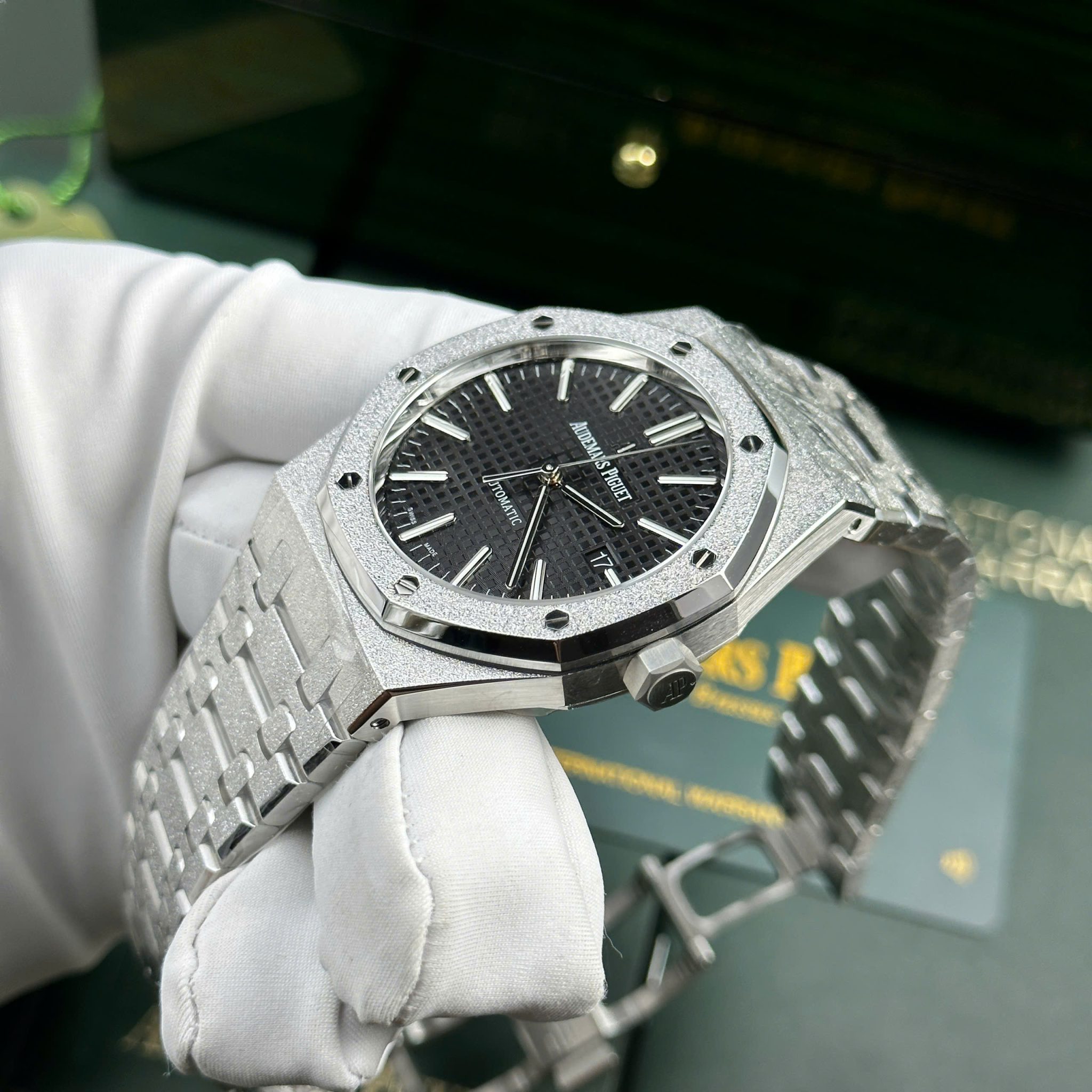 Audemars Piguet Royal Oak 15410BC Frosted Gold Black Dial 1:1 Copy Best Replica APSF 41mm - Image 4