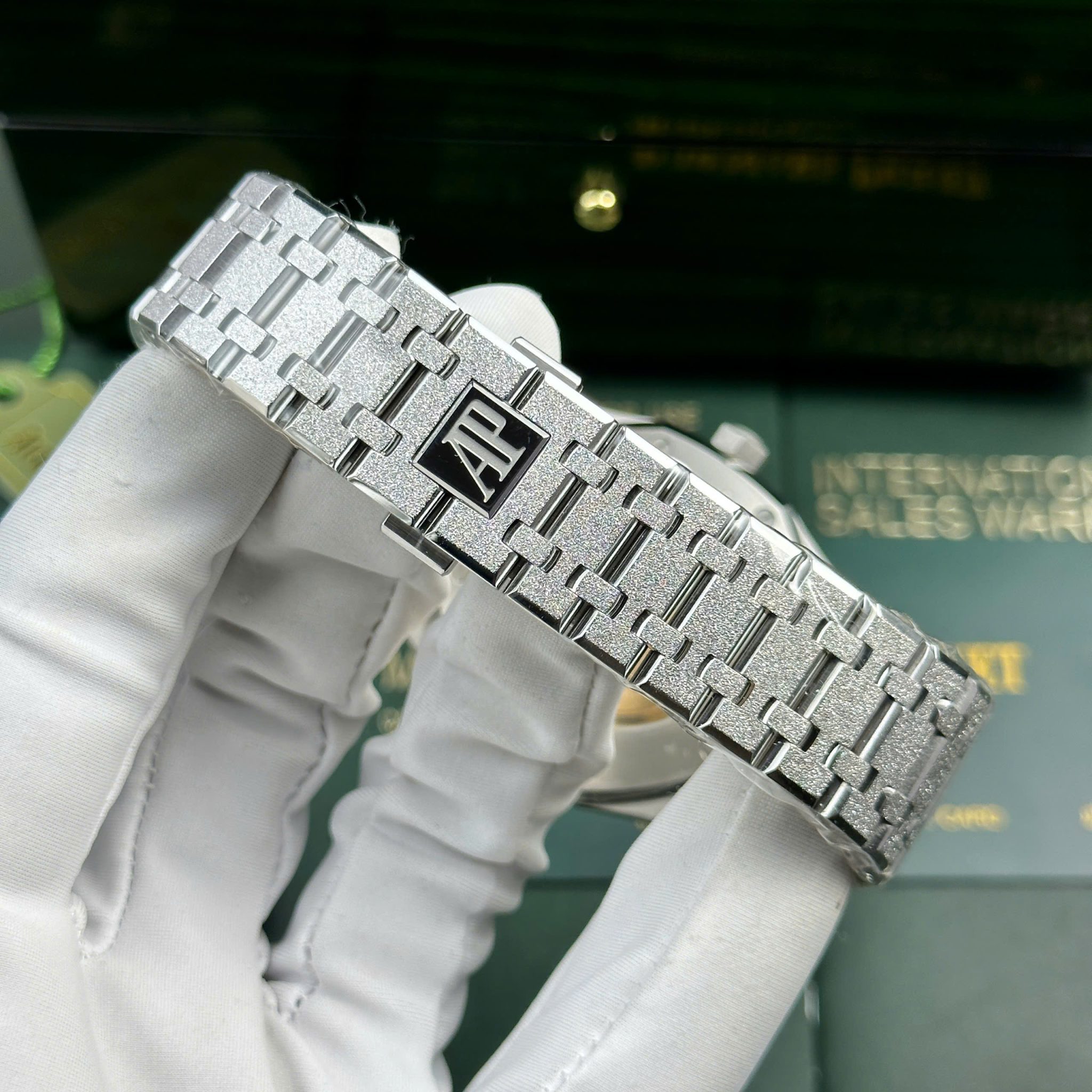 Audemars Piguet Royal Oak 15410BC Frosted Gold Black Dial 1:1 Copy Best Replica APSF 41mm - Image 9