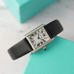 Đồng Hồ Nữ Cartier Tank Must W4TA0031 Small Model Viền Đá Dây Da Replica 29.5 mm x 22 mm