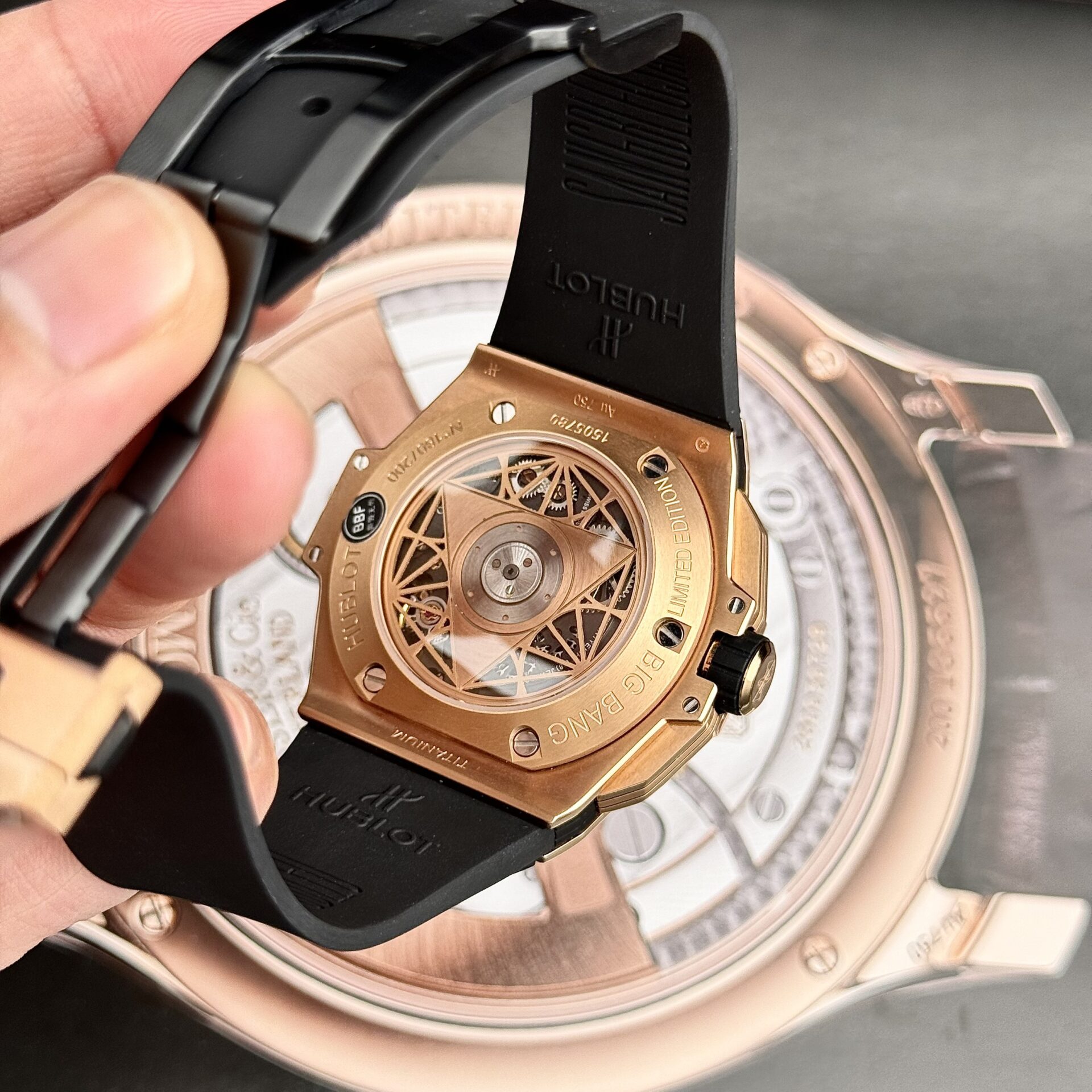 Hublot Big Bang Sang Bleu II King Gold Black Dial Best Replica BBF 45mm - Image 5