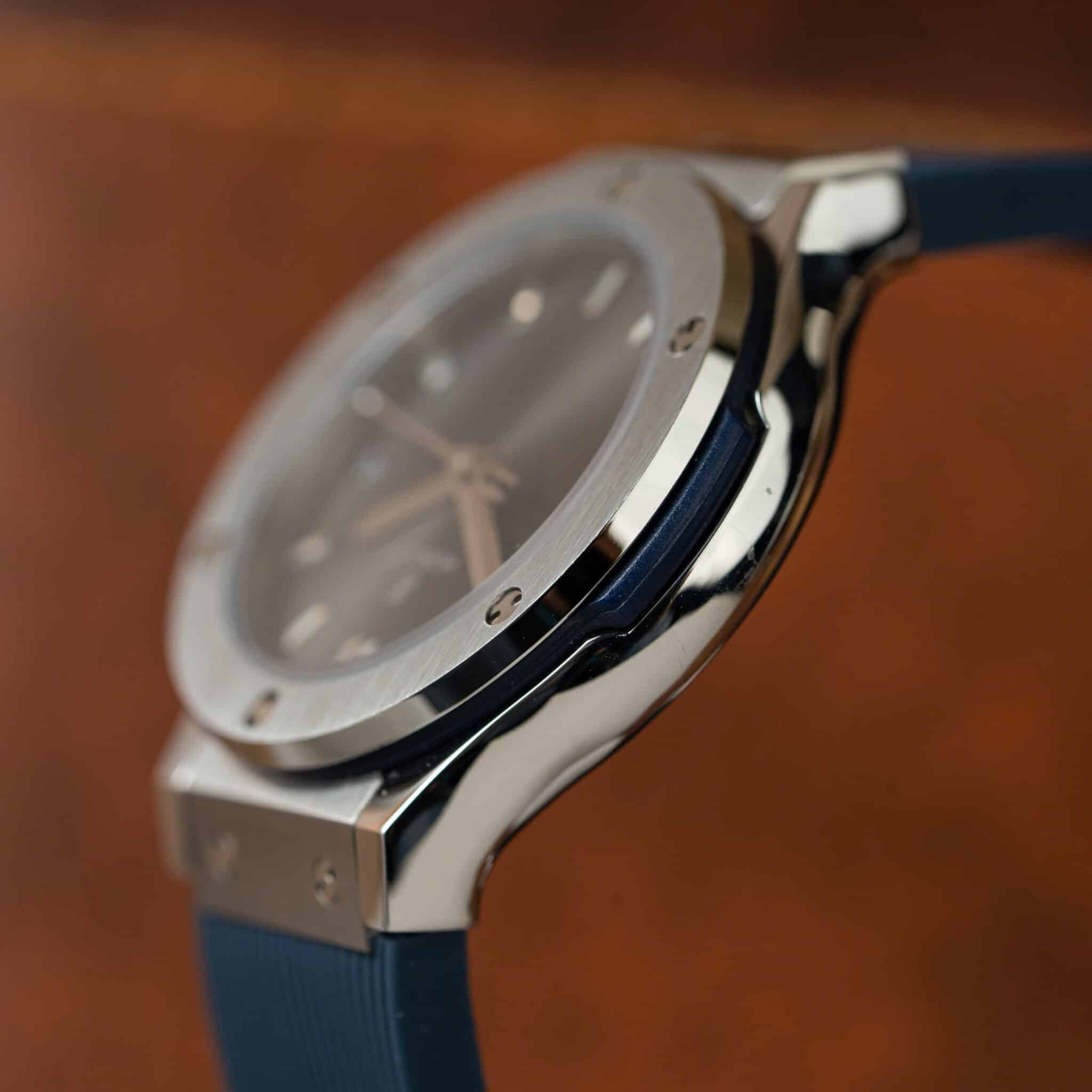 Đồng Hồ Nữ Hublot Classic Fusion Titanium Màu Xám Dây Cao Su Máy Pin Replica 33mm - Image 6