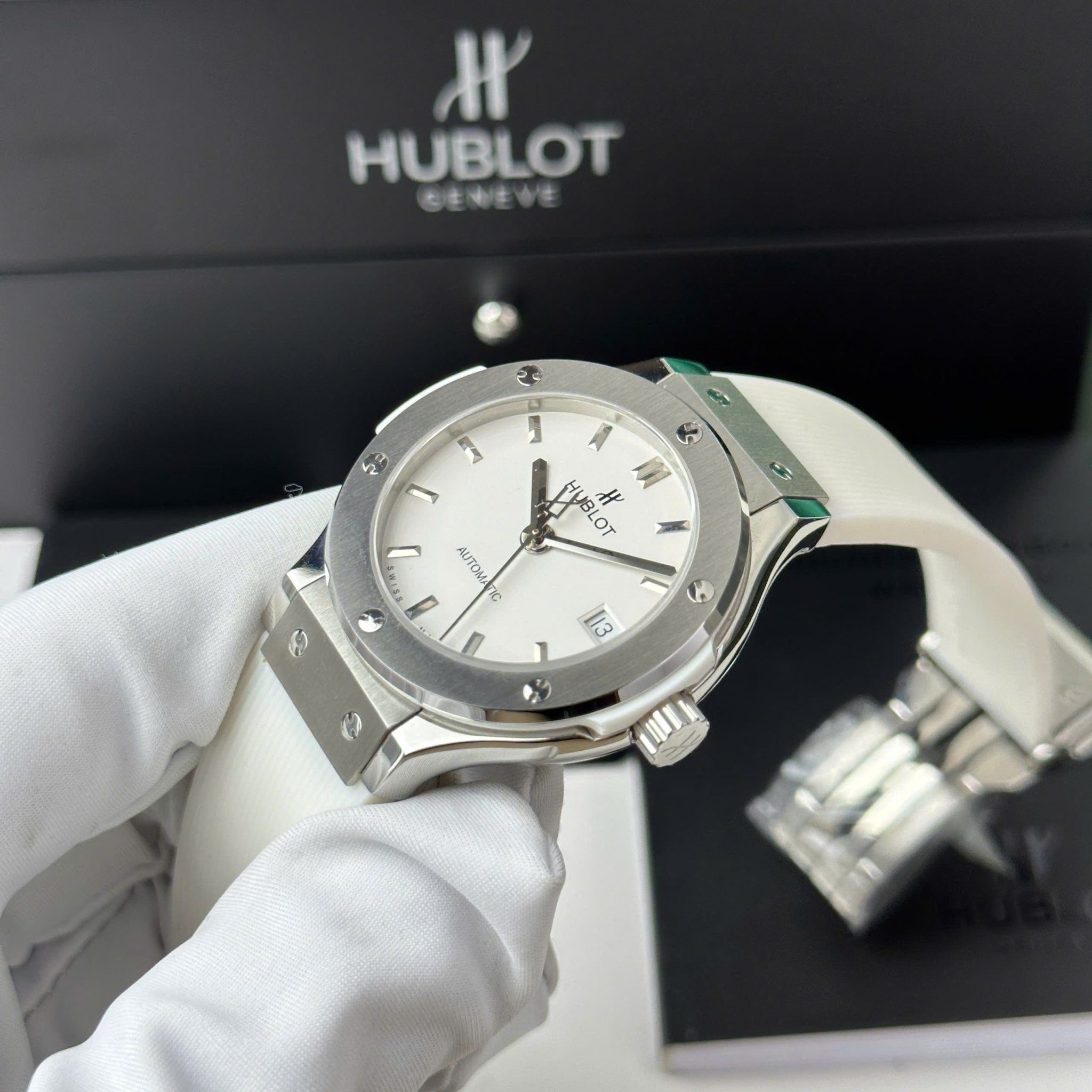 Hublot Classic Fusion Titanium White Dial White Rubber Strap Replica 38mm - Image 4