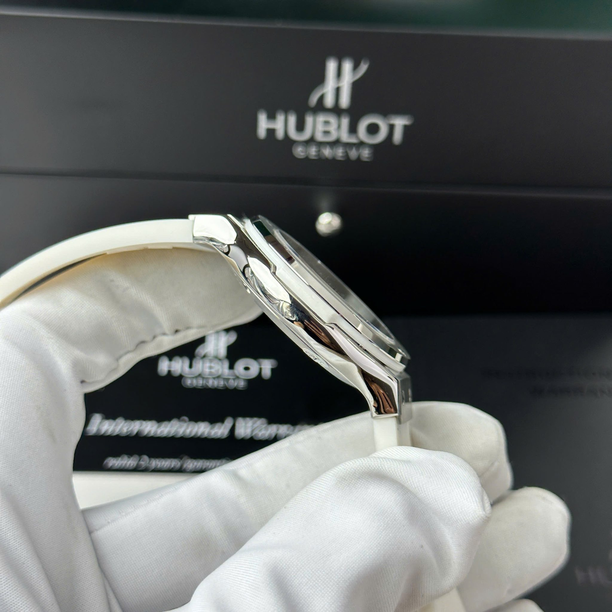 Hublot Classic Fusion Titanium White Dial White Rubber Strap Replica 38mm - Image 6