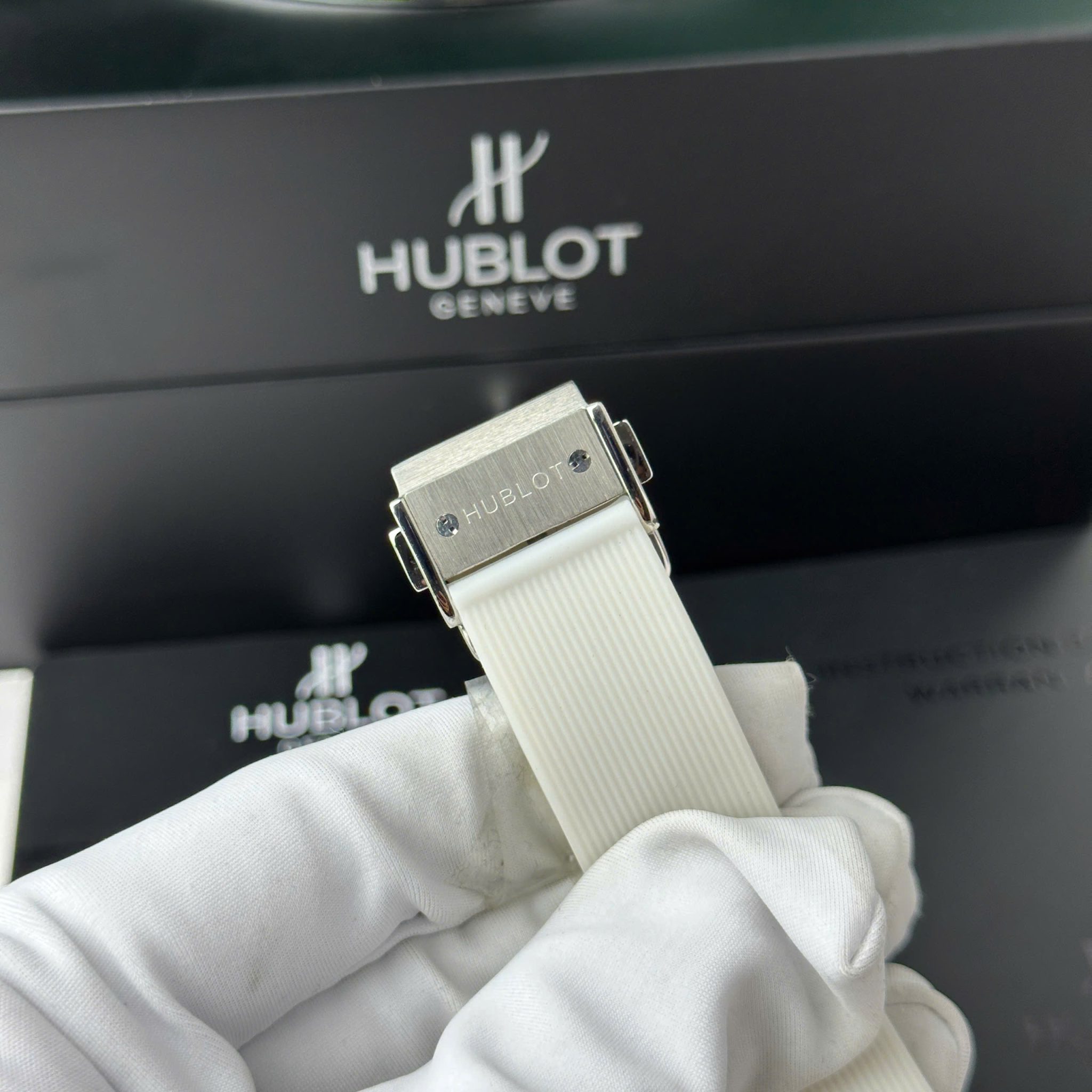 Hublot Classic Fusion Titanium White Dial White Rubber Strap Replica 38mm - Image 8