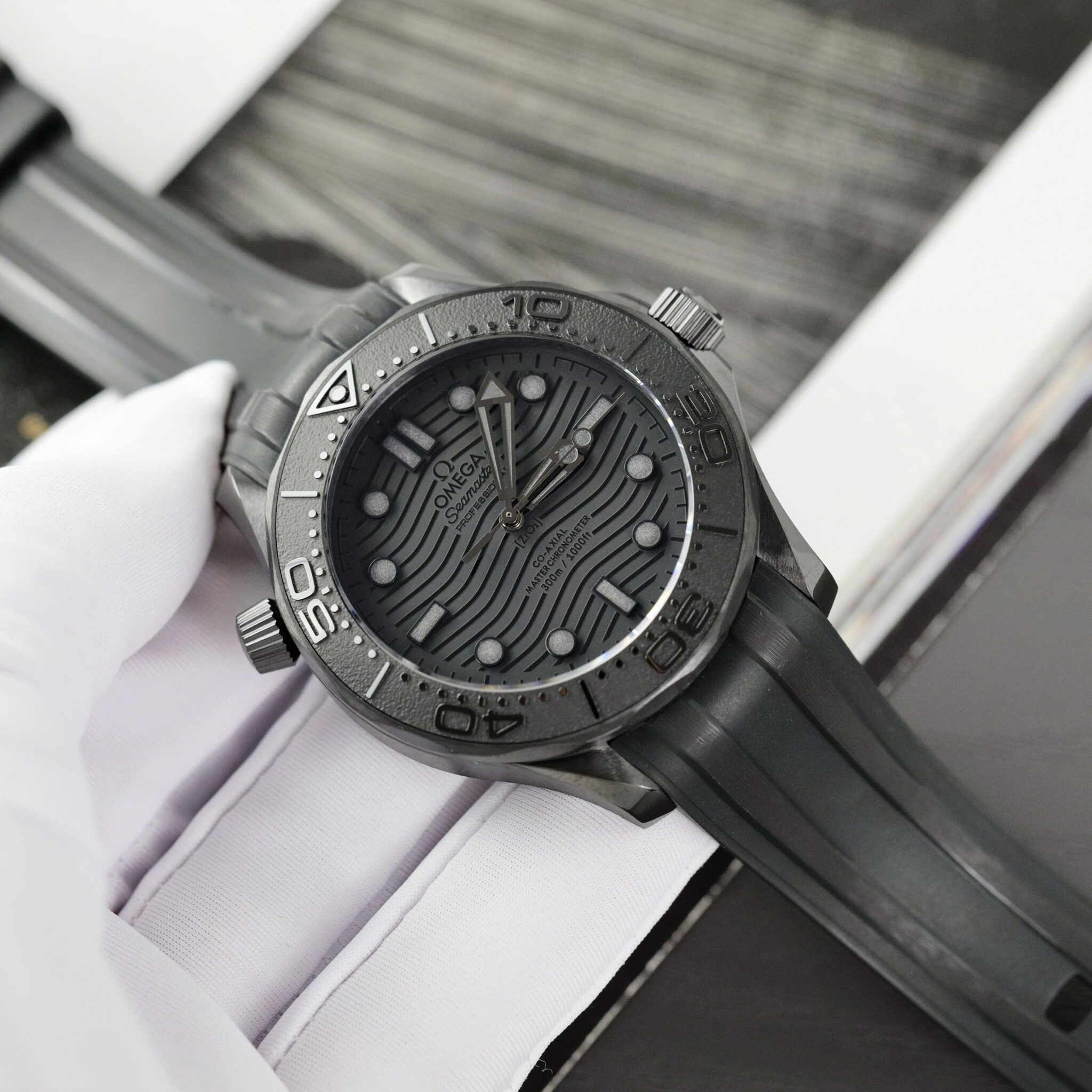 Omega Seamaster Diver 300M Black Black Ceramic Rubber Strap Best Replica VSF 43.5mm - Image 2
