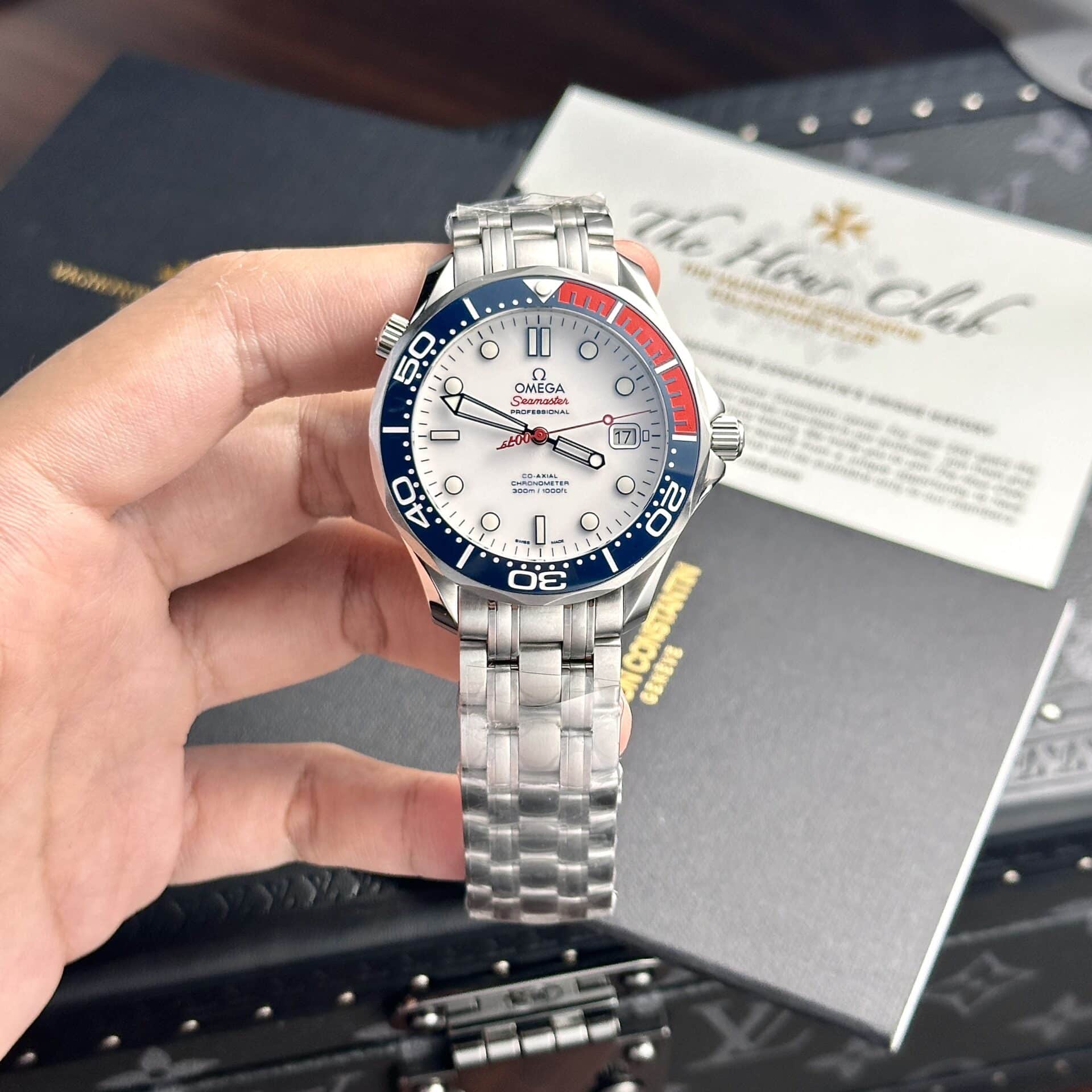 Omega Seamaster Diver 300M Commander’s 007 Limited Edition White Dial Best Replica VSF 41mm - Image 4