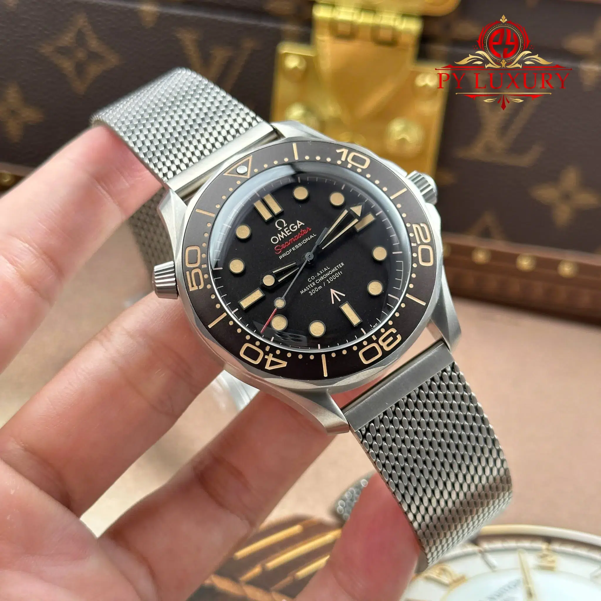 Đồng Hồ Omega Seamaster Diver 300M James Bond 007 Titanium Replica 1:1 VSF 42mm - Image 4