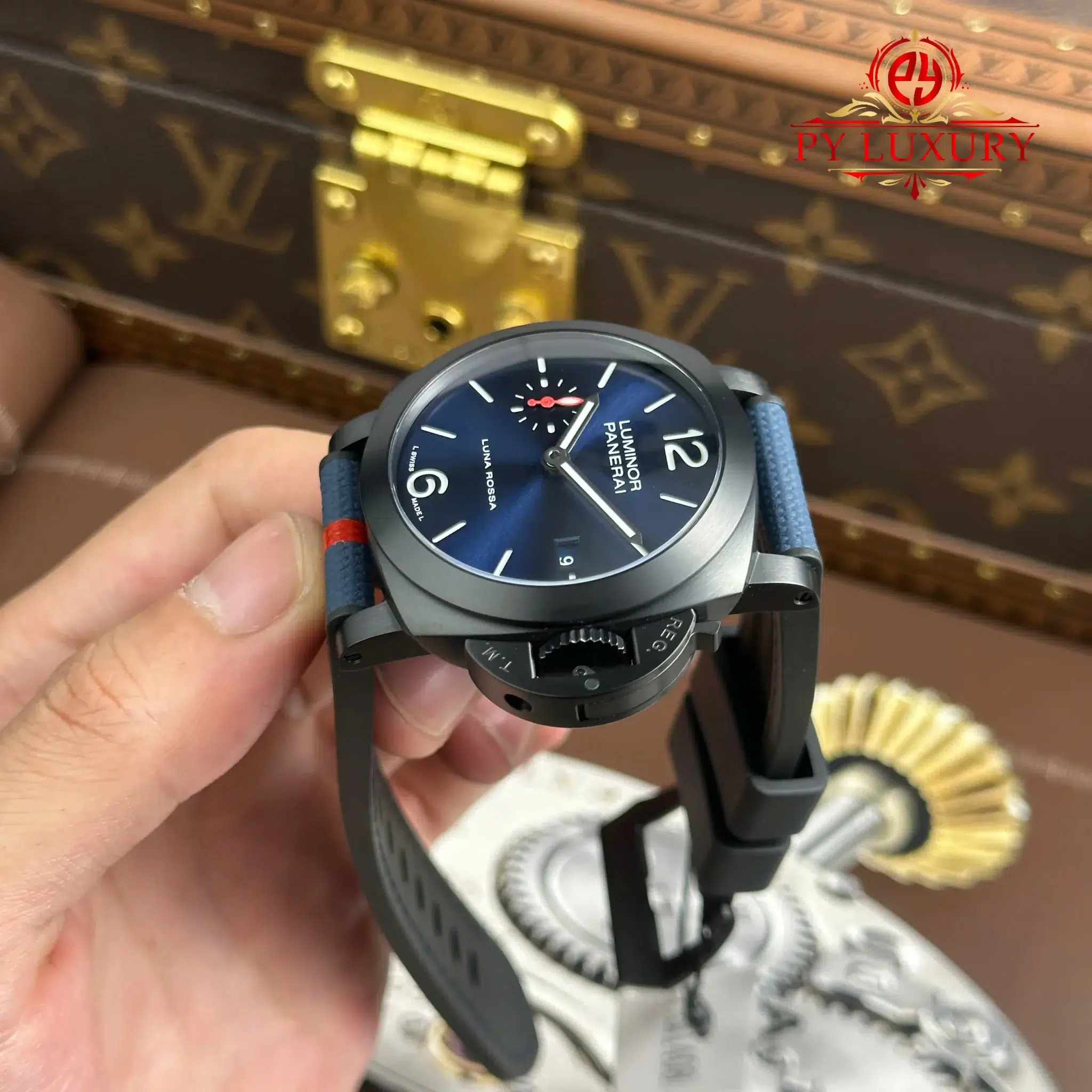 Đồng Hồ Panerai Luminor Quaranta Steel DLC Luna Rossa PAM01408 Mặt Xanh Dương Replica 1:1 VSF 40mm - Image 3