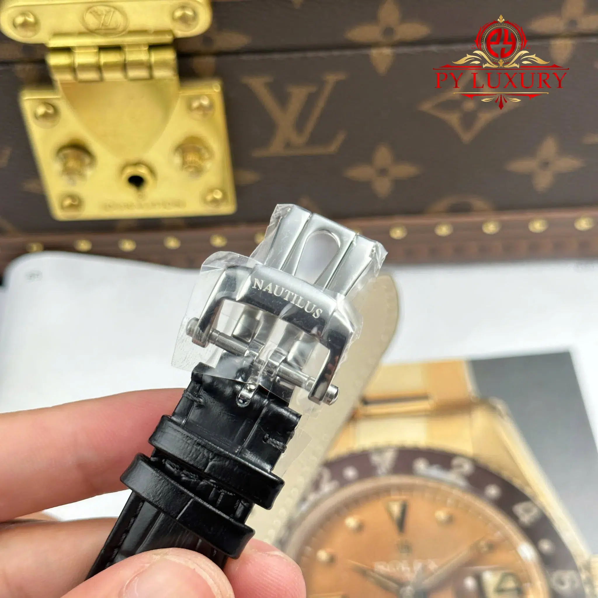 Patek Philippe Nautilus 5711G-001 Grey Dial Leather Strap 1:1 Best Replica 40mm - Image 10