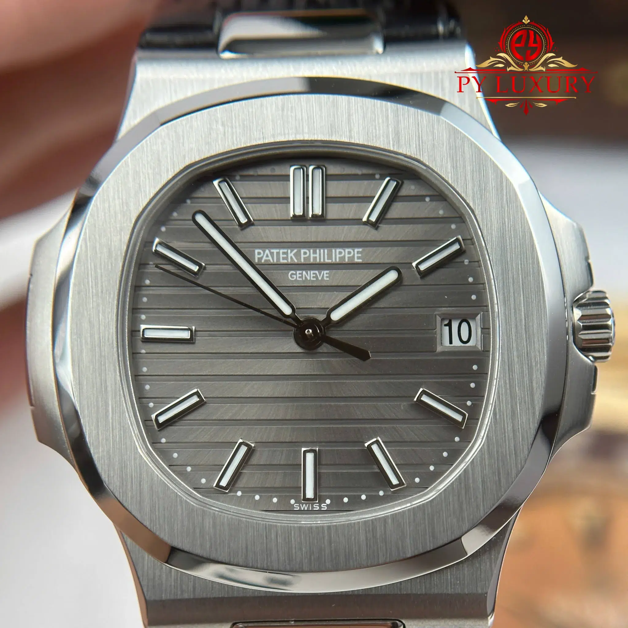 Patek Philippe Nautilus 5711G-001 Grey Dial Leather Strap 1:1 Best Replica 40mm - Image 4