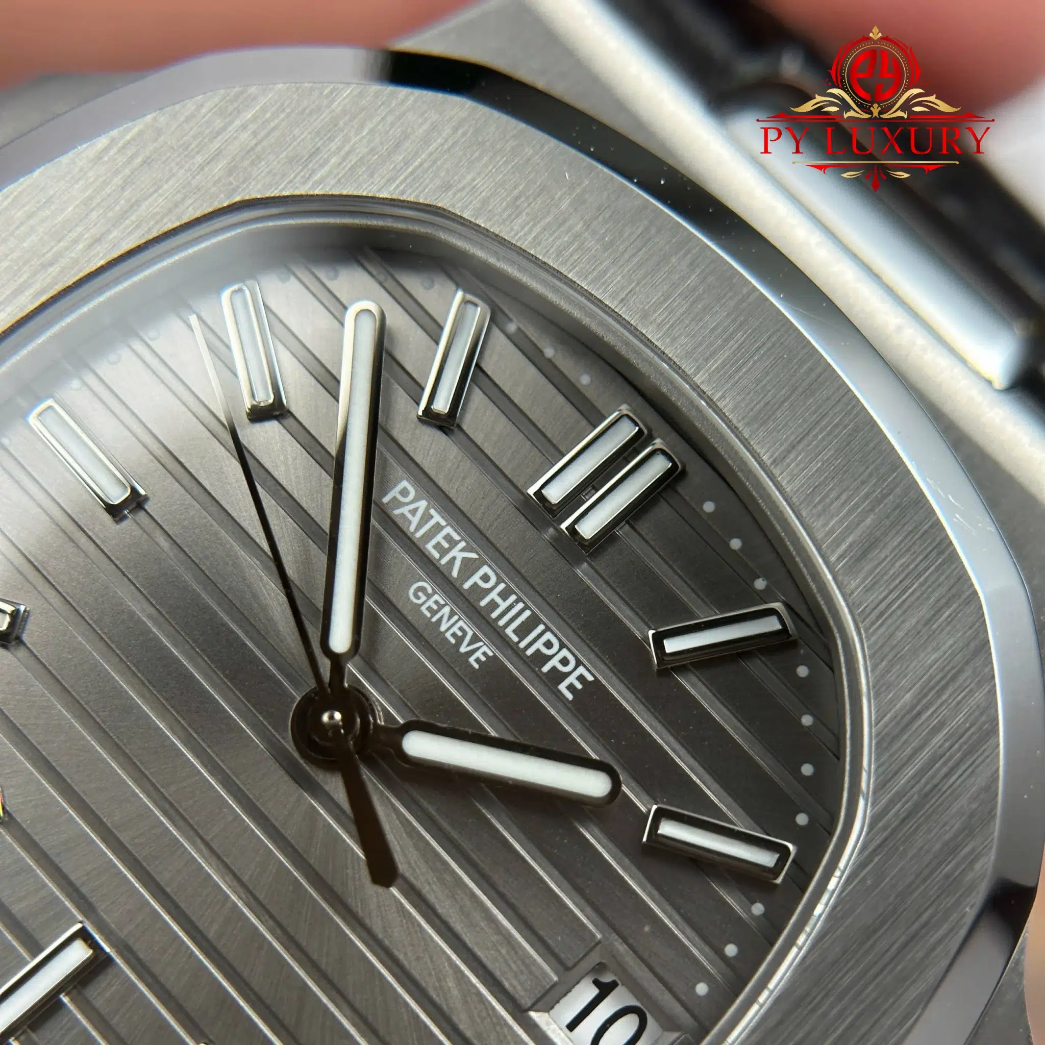 Patek Philippe Nautilus 5711G-001 Grey Dial Leather Strap 1:1 Best Replica 40mm - Image 5