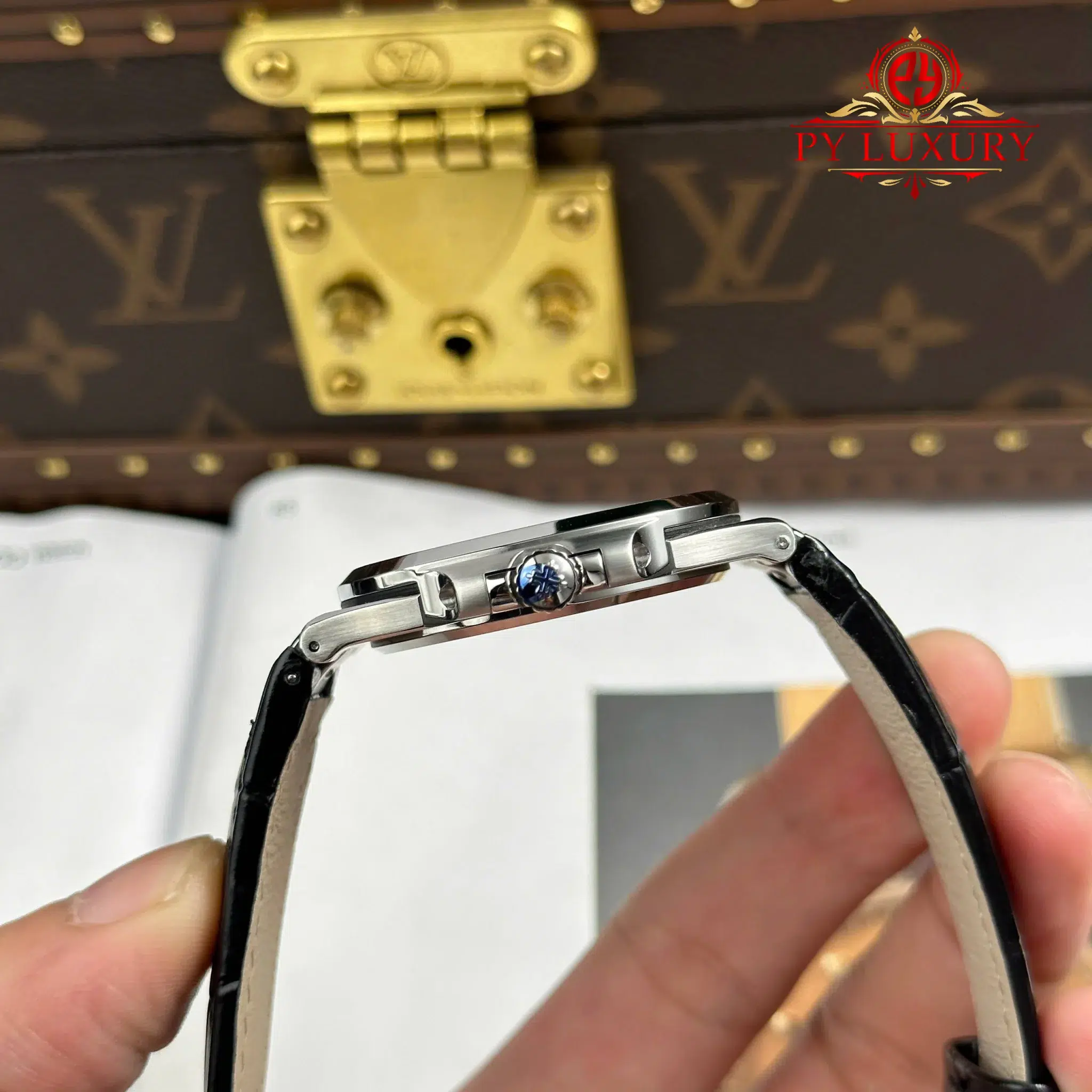 Patek Philippe Nautilus 5711G-001 Grey Dial Leather Strap 1:1 Best Replica 40mm - Image 8