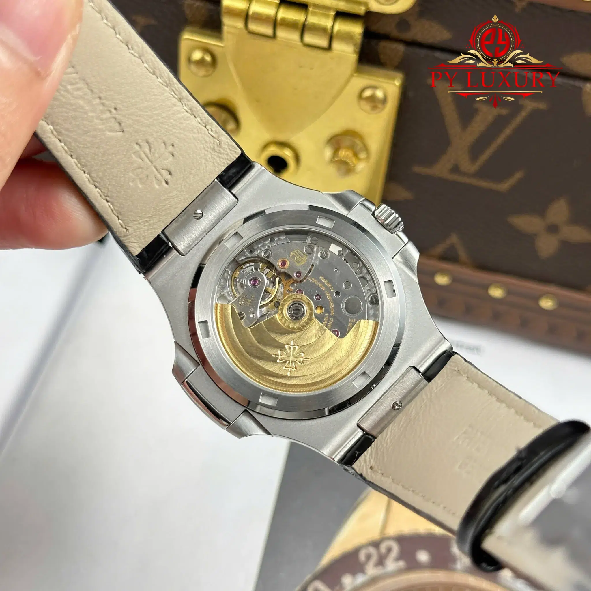 Patek Philippe Nautilus 5711G-001 Grey Dial Leather Strap 1:1 Best Replica 40mm - Image 9