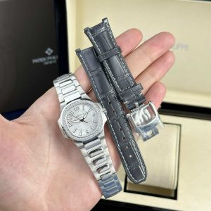 Đồng Hồ Nữ Patek Philippe Nautilus 7010/1G-001 Mặt Số Bạc Viền Đá Rep 1:1 32mm