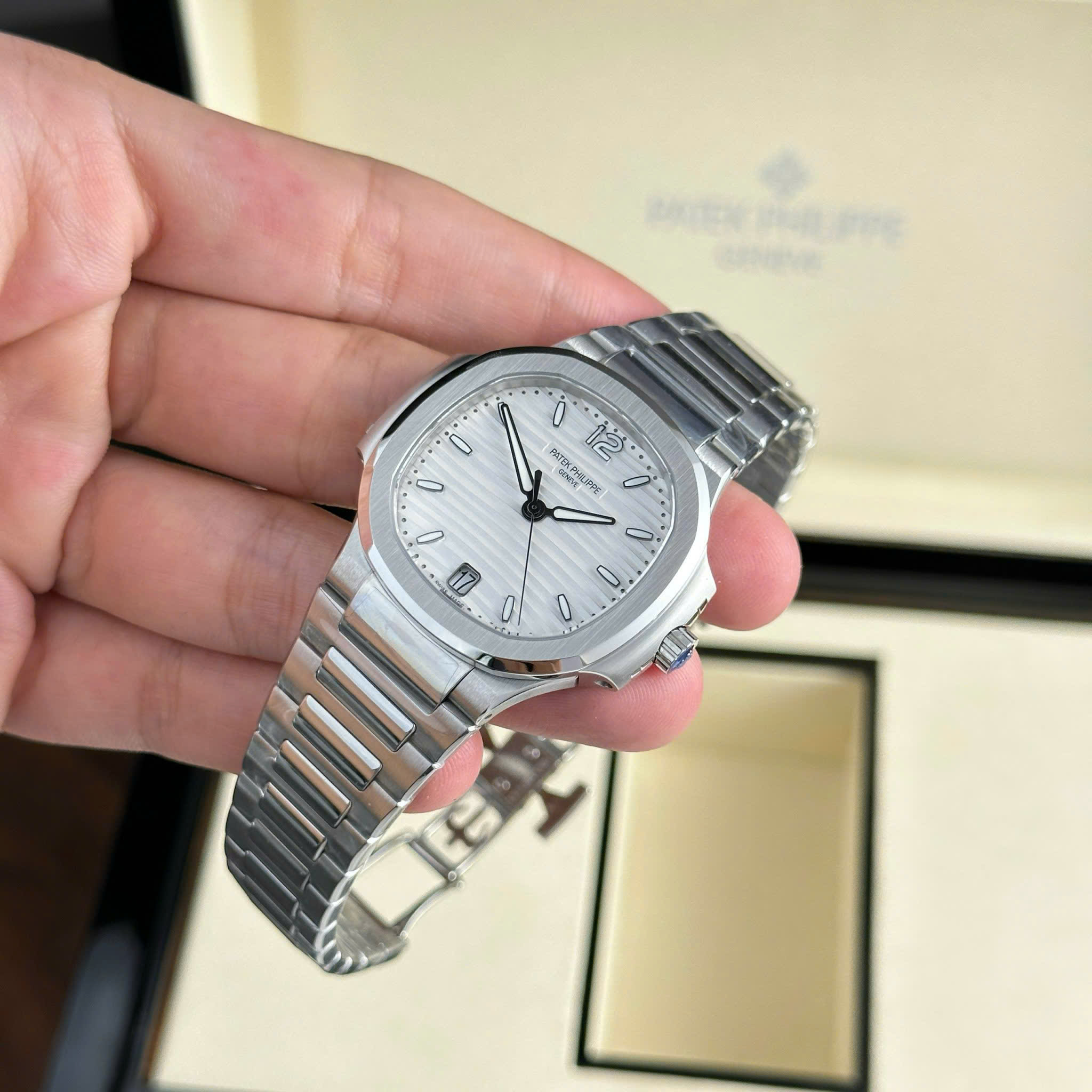 Patek Philippe Nautilus 7118/1A-010 Steel White Dial Best Clone 3KF 35.2mm - Image 4
