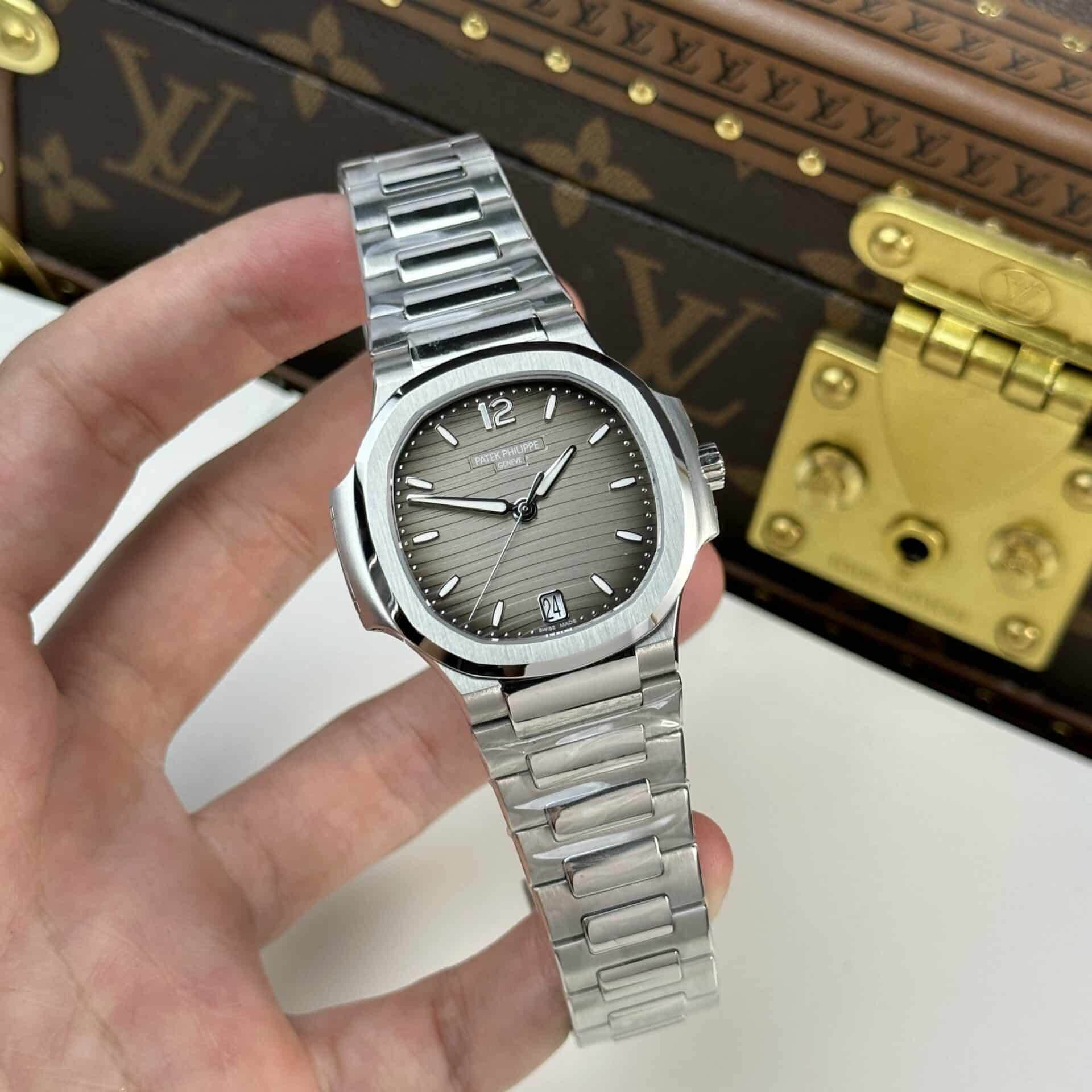 Patek Philippe Nautilus 7118/1A-011 Grey Dial Best Replica 35.2mm - Image 2
