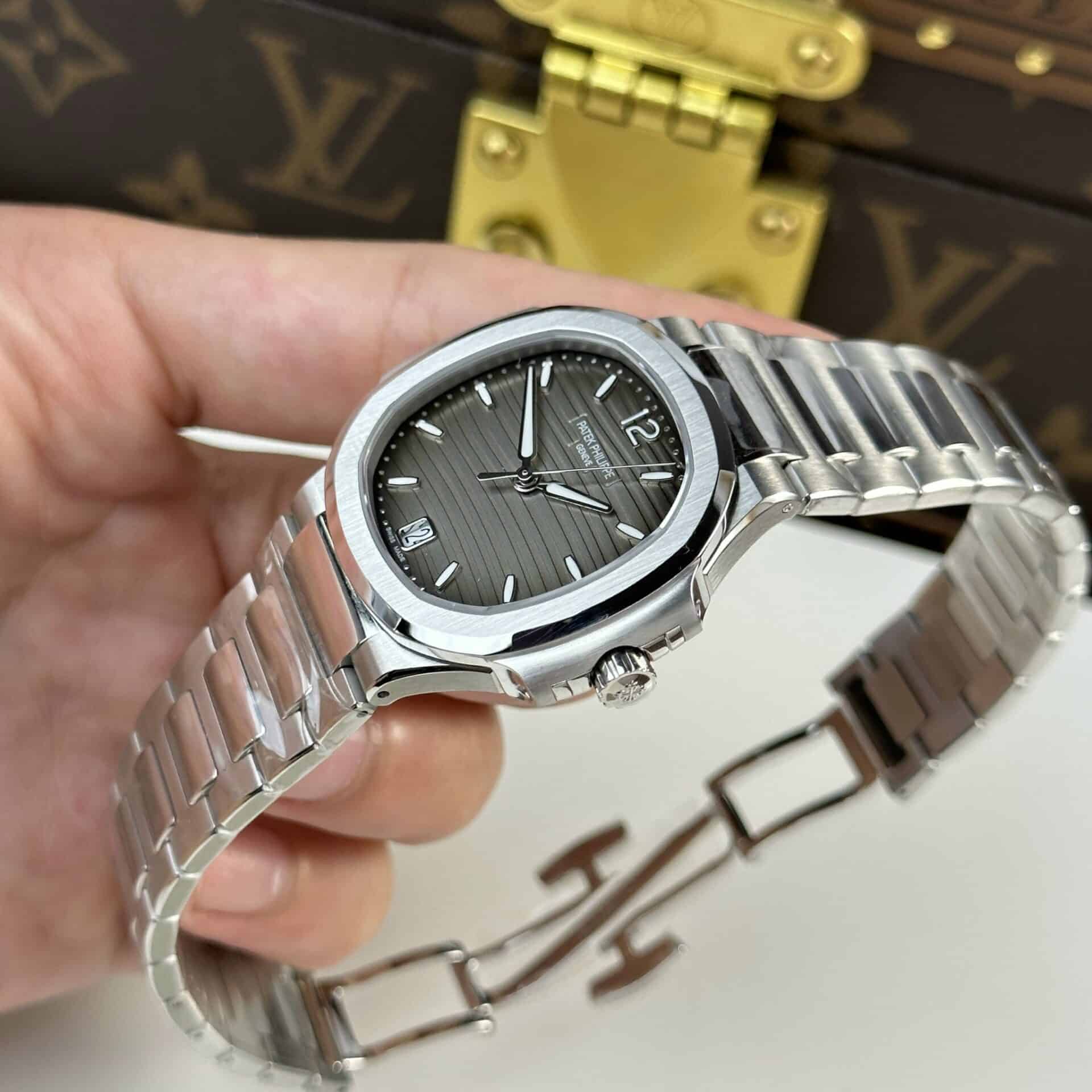 Patek Philippe Nautilus 7118/1A-011 Grey Dial Best Replica 35.2mm - Image 3