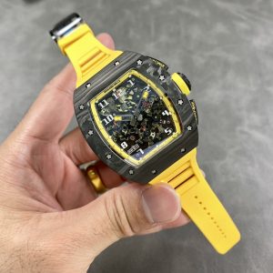 Đồng Hồ Richard Mille RM011 Chronograph Carbon Yellow Storm Replica Cao Nhất KVF 49.94×44.5mm