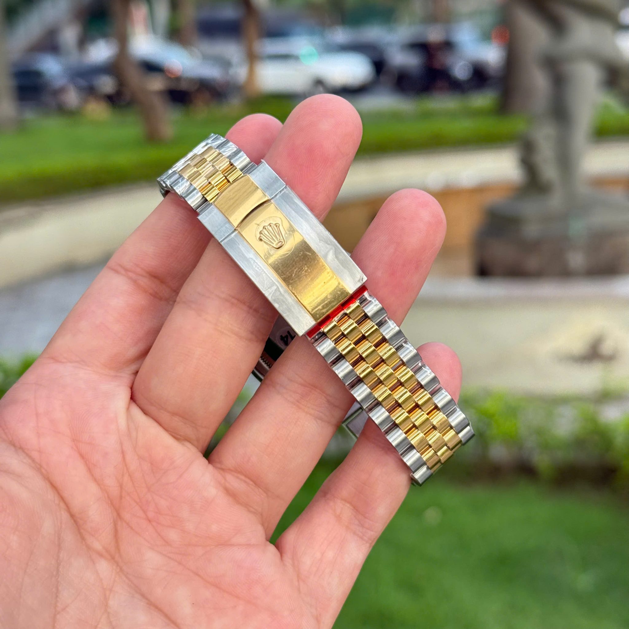 Rolex Datejust 126233 Steel & Yellow Gold Custom Natural MOP Dial Moissanite Markers Jubilee Bracelet Super Clone VSF 36mm - Image 10