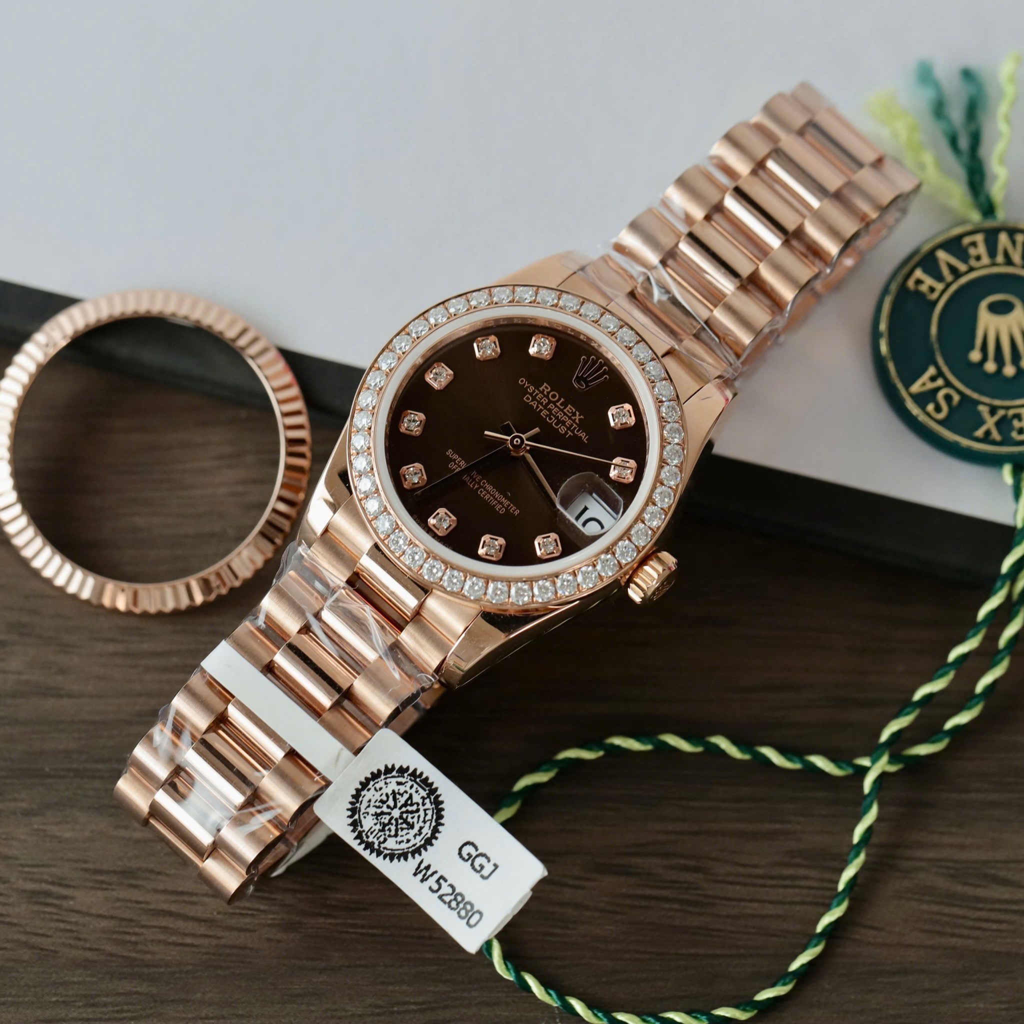 Đồng Hồ Rolex Datejust 278285RBR Mặt Chocolate Bọc Vàng 18K Viền Đá Moissanite 31mm - Image 3