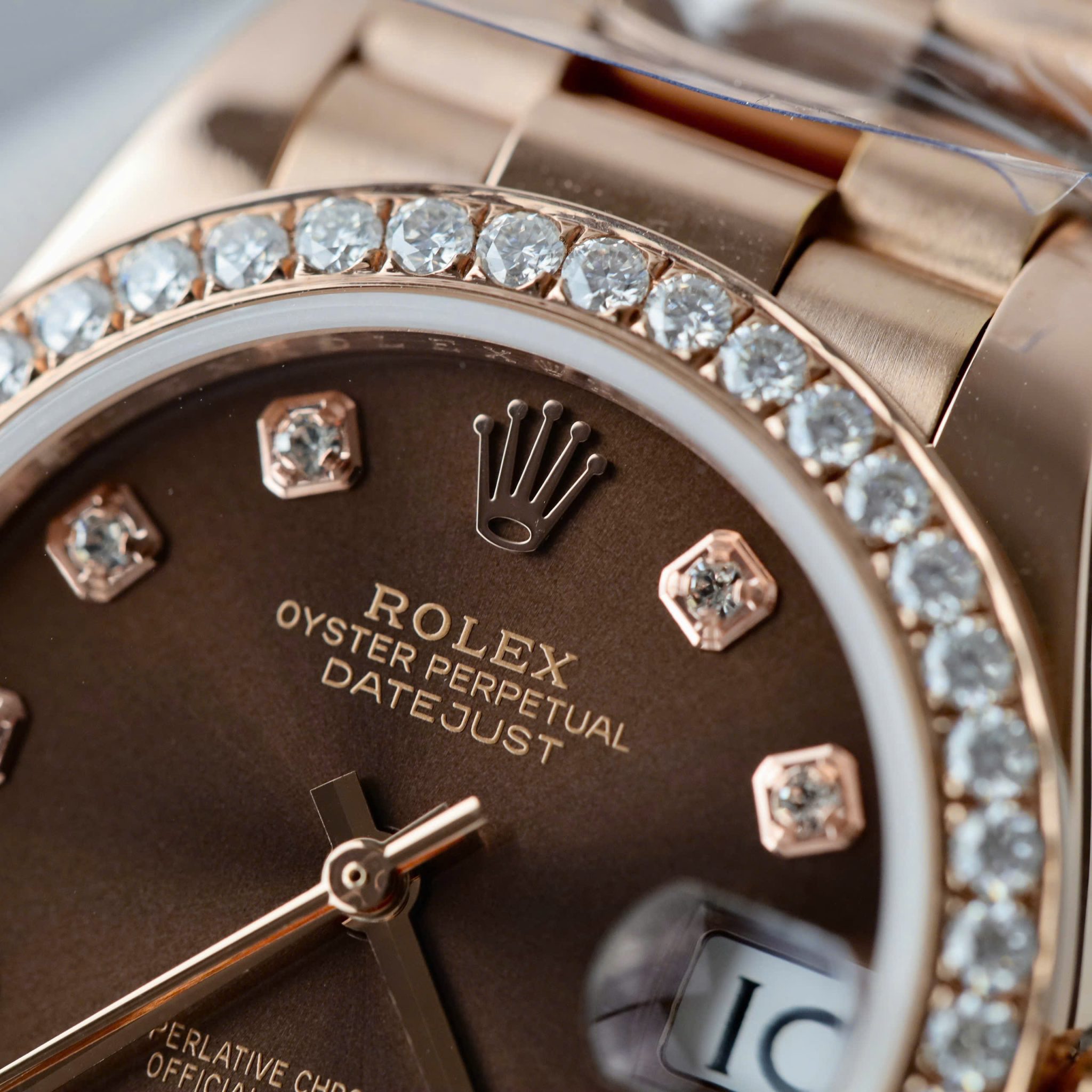 Đồng Hồ Rolex Datejust 278285RBR Mặt Chocolate Bọc Vàng 18K Viền Đá Moissanite 31mm - Image 7