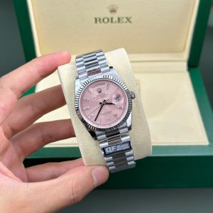 Đồng Hồ Rolex Day-Date 128236-0024 Mặt Số Hồng Cọc Số Đá Baguette 158g 1:1 Replica QF 36mm