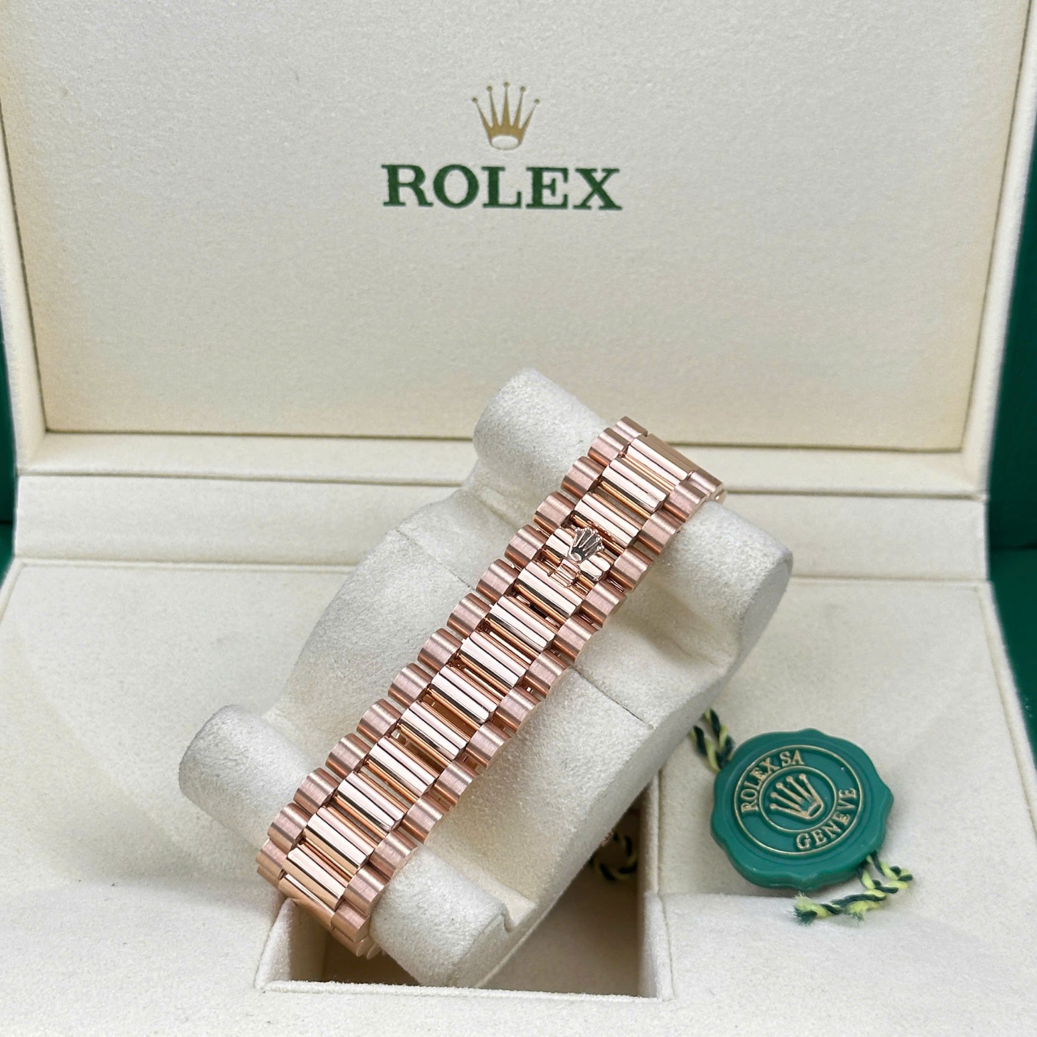Rolex Day-Date 228235-0003 Chocolate Baguette Diamond Dial 18K Solid Rose Gold 40mm - Image 10