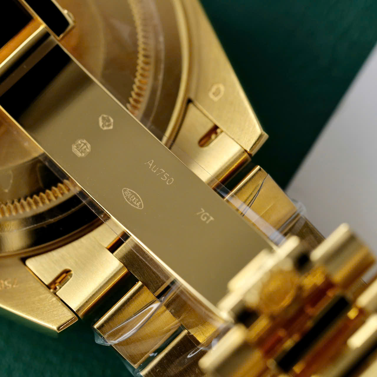 Đồng Hồ Rolex Day-Date 228348RBR-0046 Mặt Xà Cừ Trắng Cọc Số Moissanite Baguette Viền Moissanite Rep 1:1 V3 GMF 40mm - Image 10