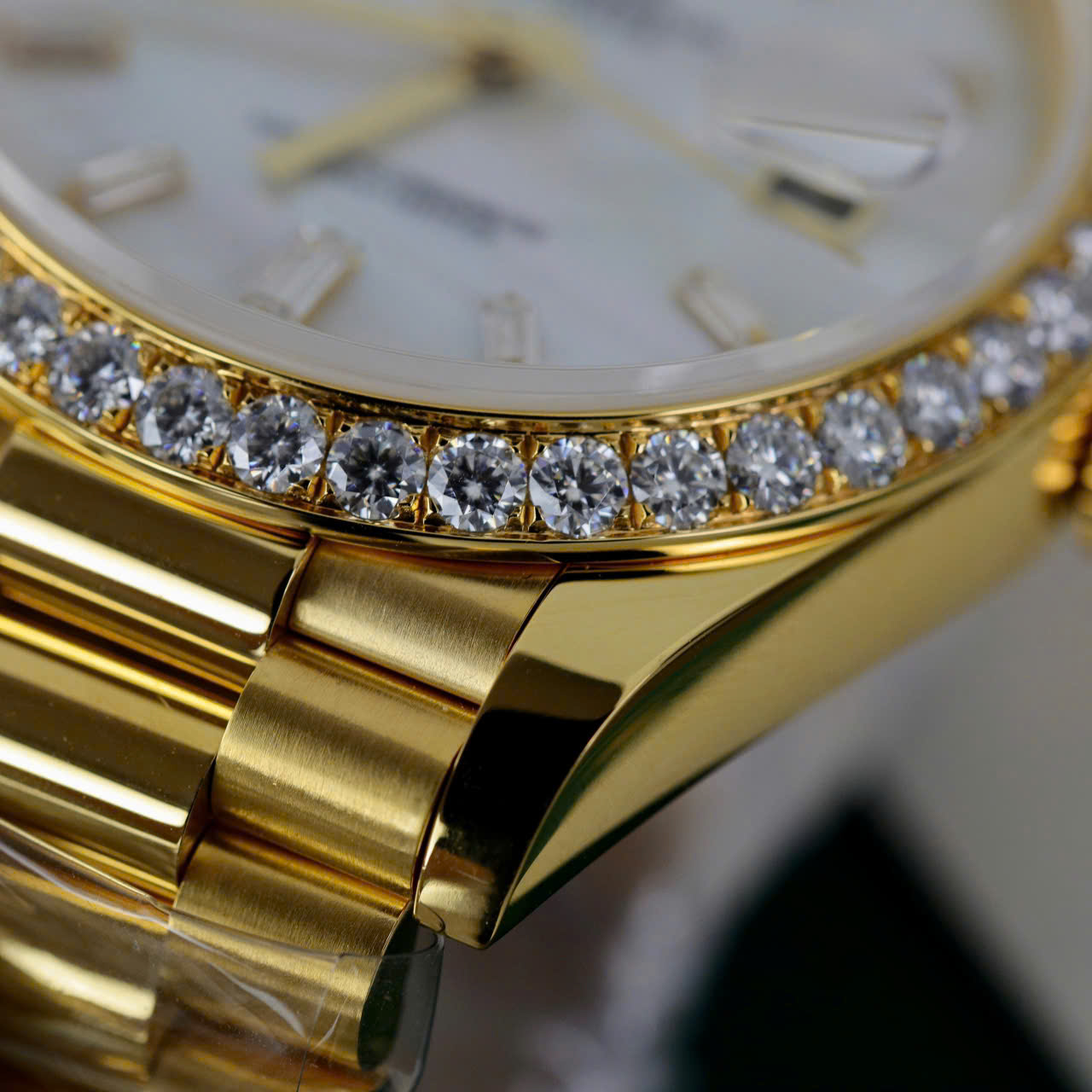 Đồng Hồ Rolex Day-Date 228348RBR-0046 Mặt Xà Cừ Trắng Cọc Số Moissanite Baguette Viền Moissanite Rep 1:1 V3 GMF 40mm - Image 8