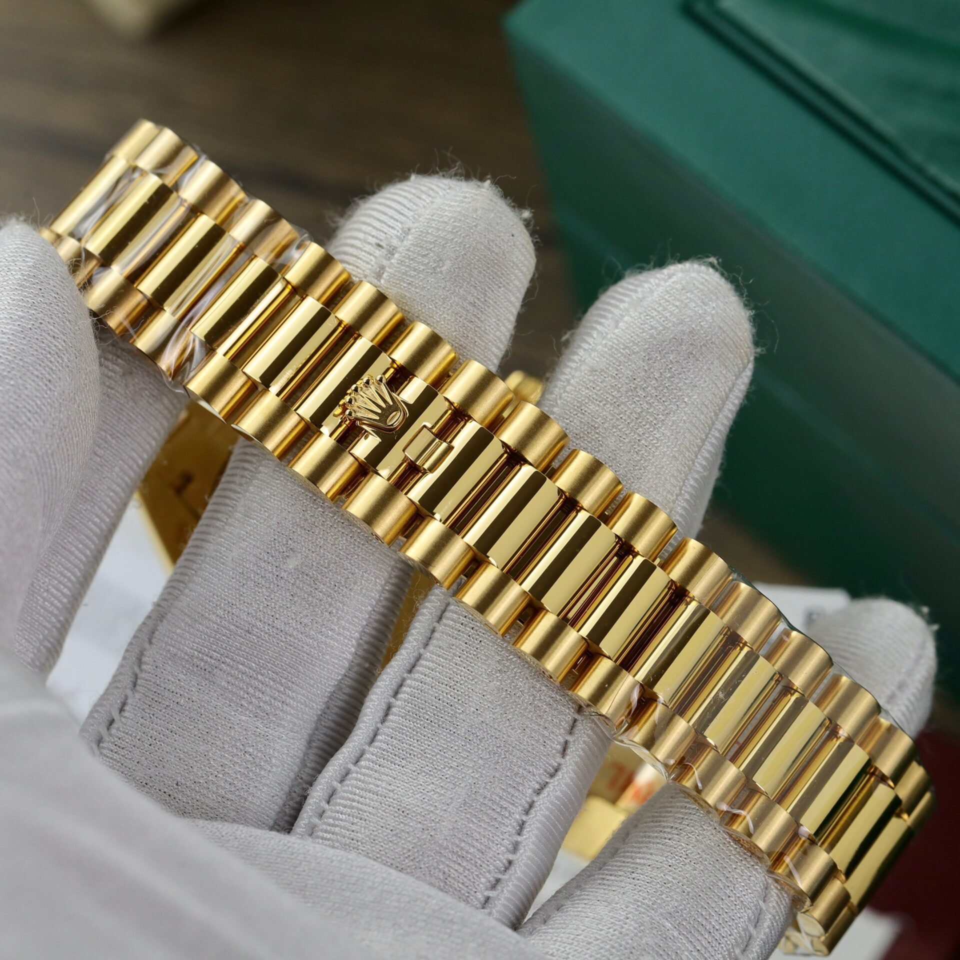 Đồng Hồ Rolex Day-Date 228348RBR Bọc Vàng 18K Mặt Đen Niềng Moissanite GMF V3 40mm - Image 11