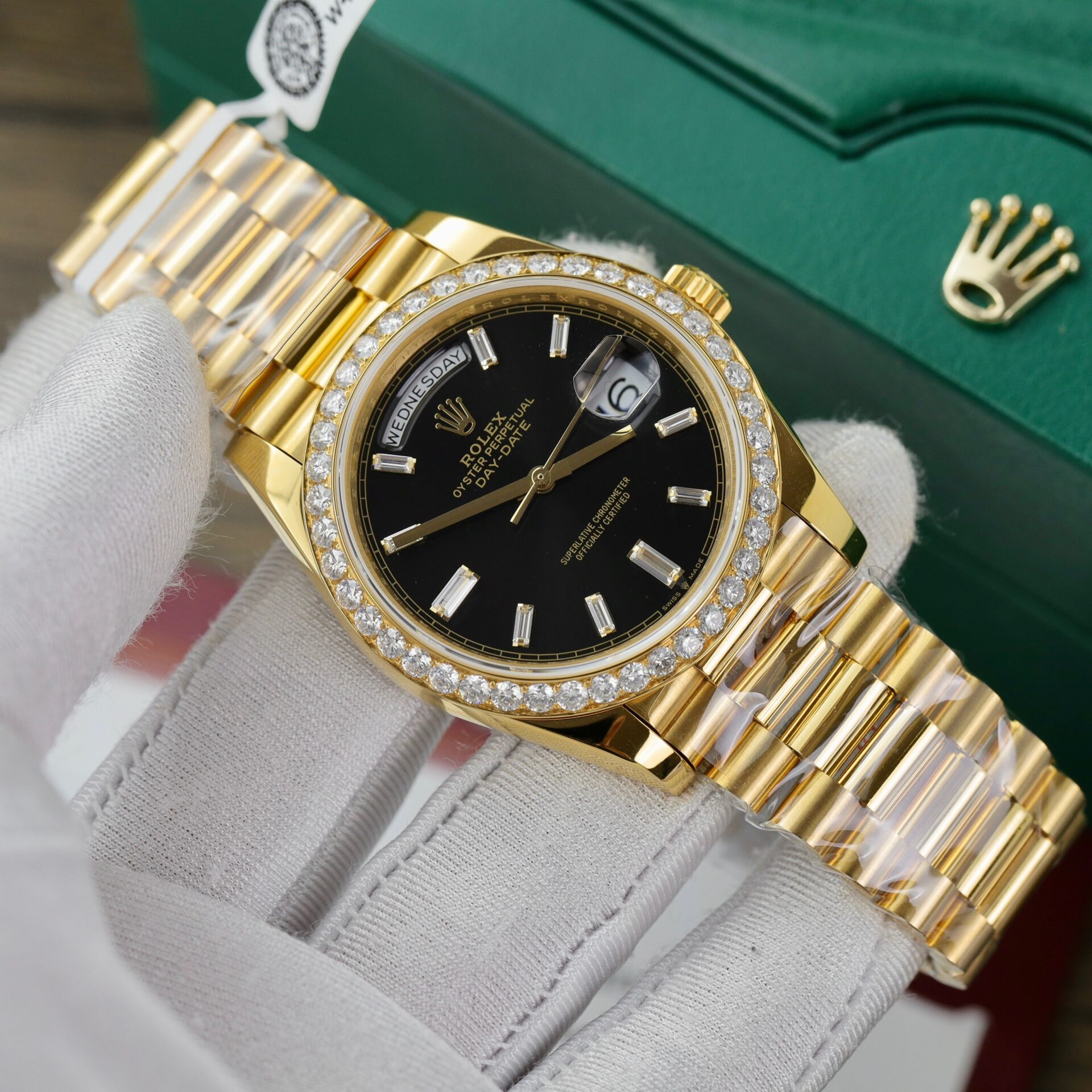 Đồng Hồ Rolex Day-Date 228348RBR Bọc Vàng 18K Mặt Đen Niềng Moissanite GMF V3 40mm - Image 4