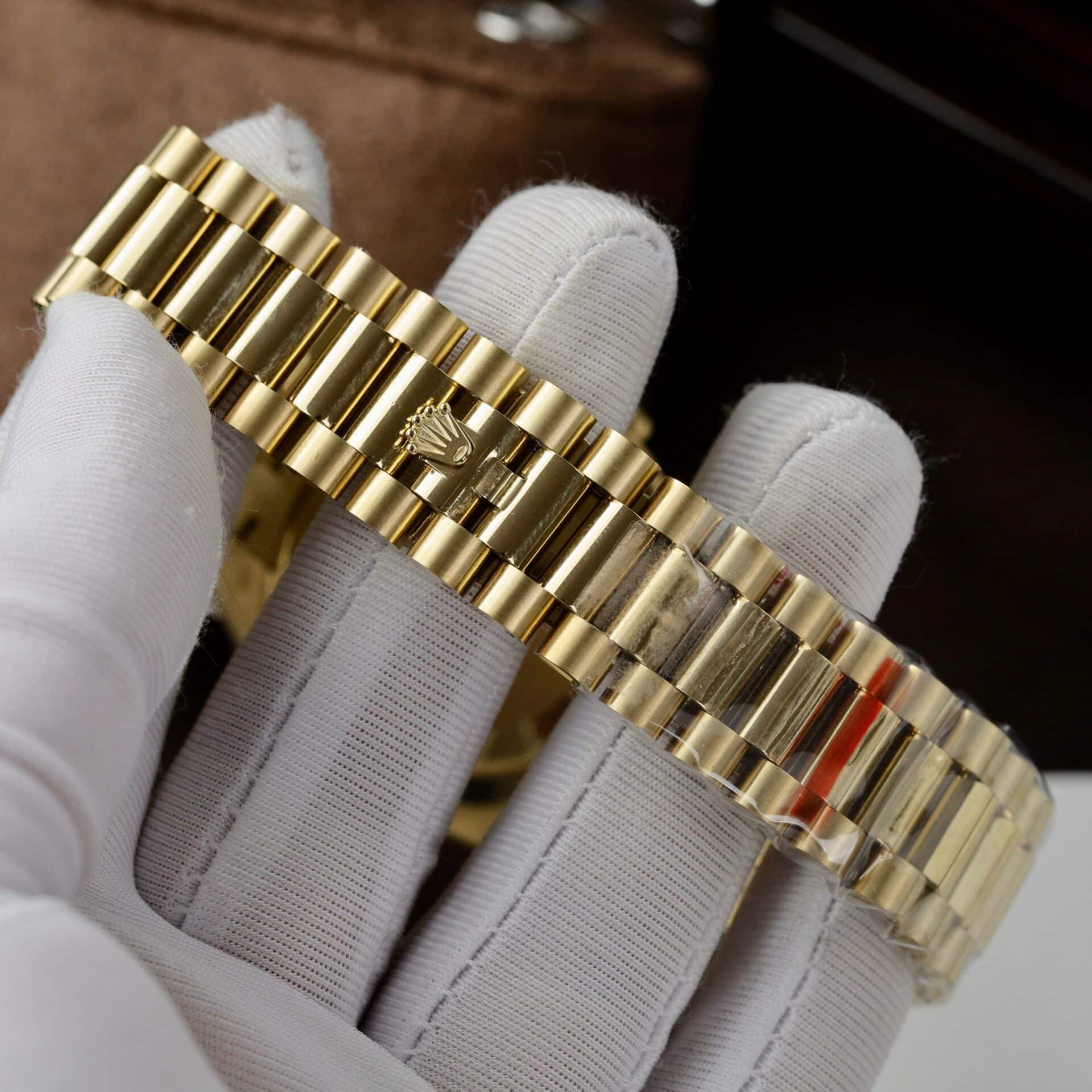 Rolex Day-Date 40 Yellow Gold Champagne Diamond Dial Replica V3 GMF 40mm - Image 10