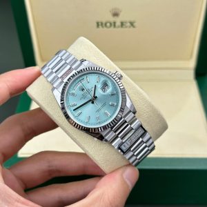 Đồng Hồ Rolex Day-Date 128236-0009 Mặt Xanh Băng Cọc Số Đá Baguette 158g 1:1 Replica QF 36mm
