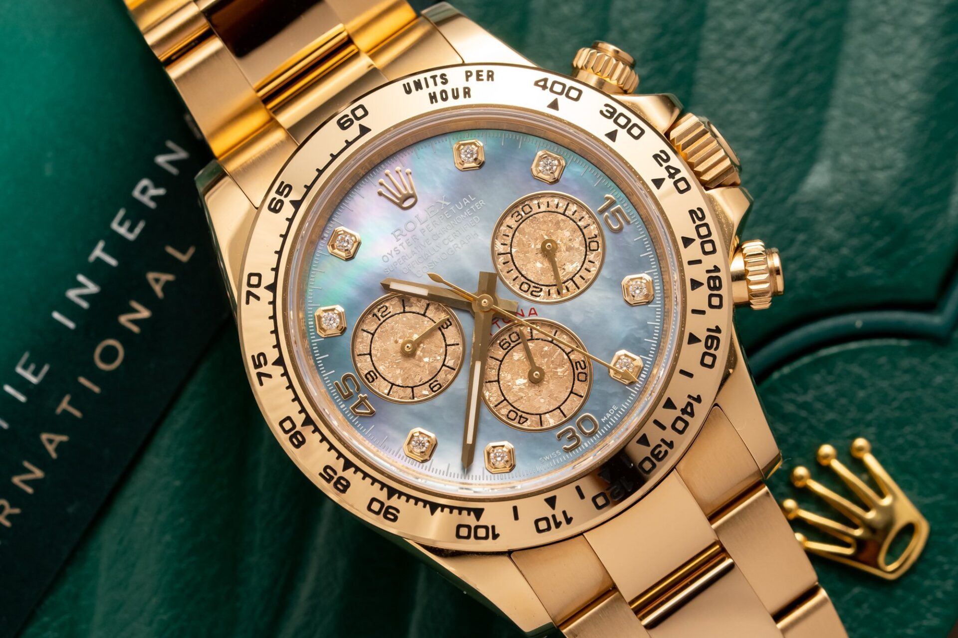 Đồng hồ Rolex Daytona Vàng Vàng Mặt Số Xà Cừ Tím Replica 40mm - Image 4
