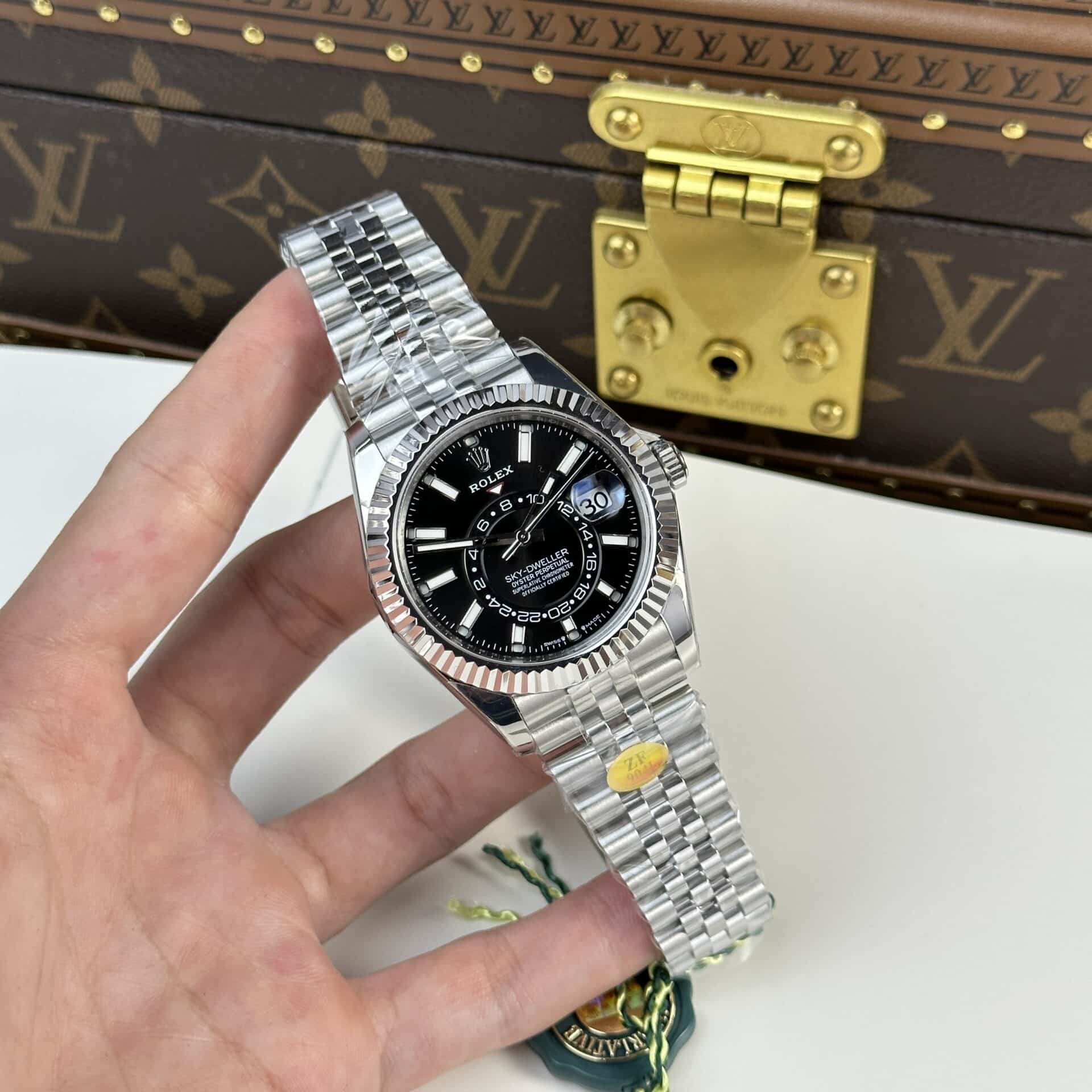Đồng Hồ Rolex Sky-Dweller 326934 Mặt Đen Dây Jubilee Rep 1:1 ZF 42mm - Image 2
