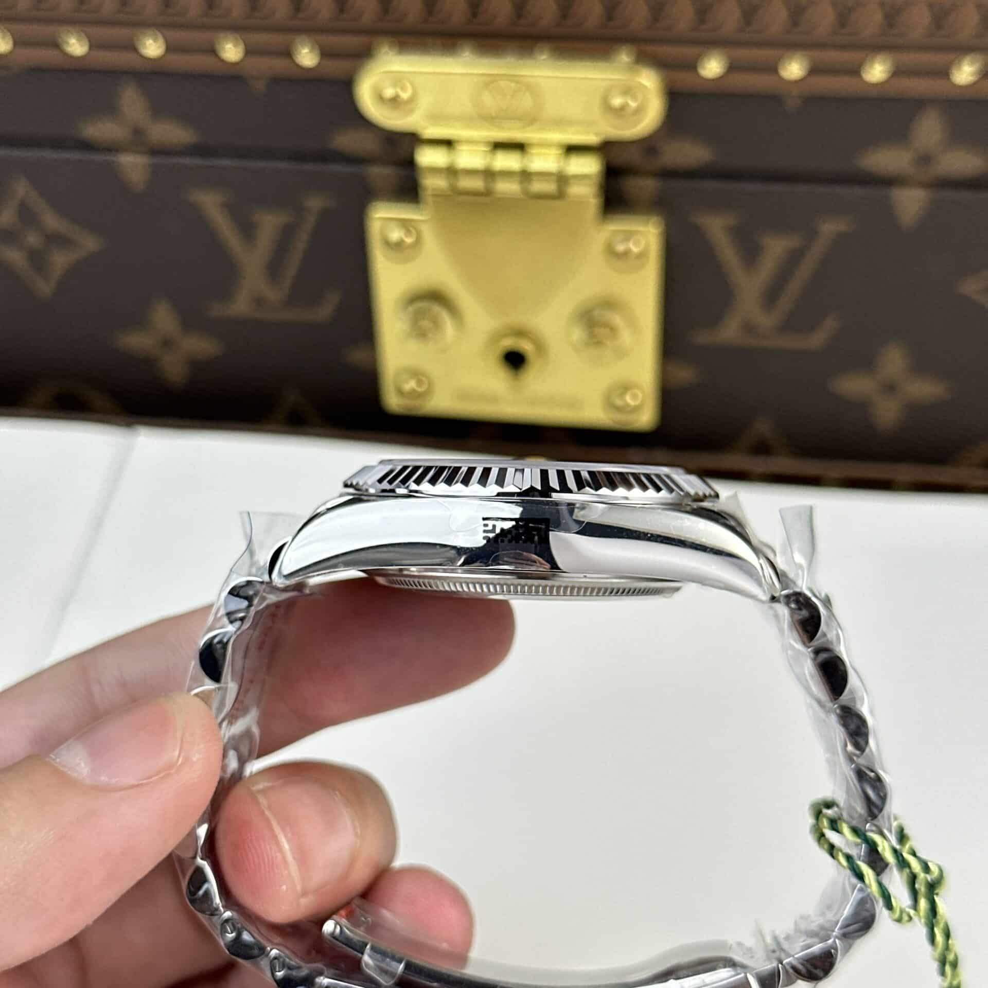 Đồng Hồ Rolex Sky-Dweller 326934 Mặt Đen Dây Jubilee Rep 1:1 ZF 42mm - Image 6
