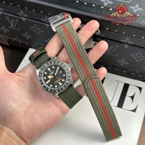 Đồng Hồ Tudor Pelagos FXD GMT Titanium M2542G247NU-0002 Mặt Số Đen 1:1 Replica 42mm