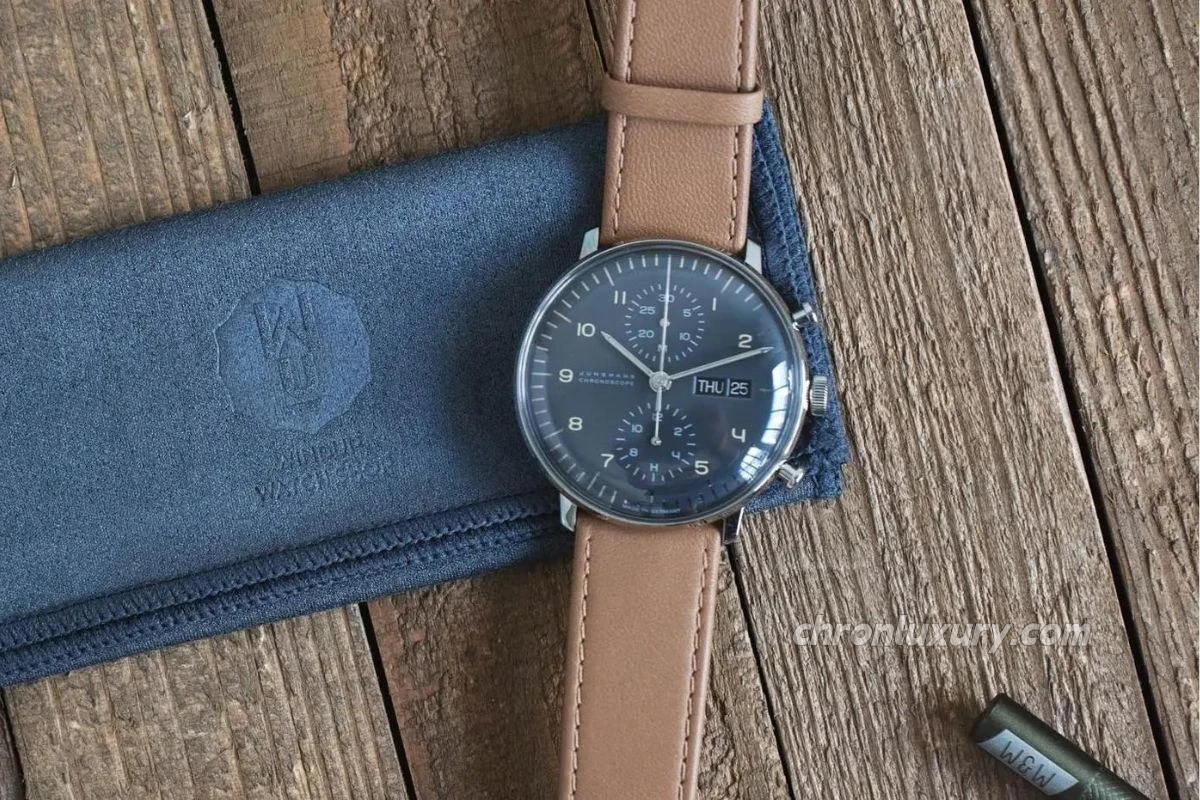 Use a microfiber cloth to clean your watch