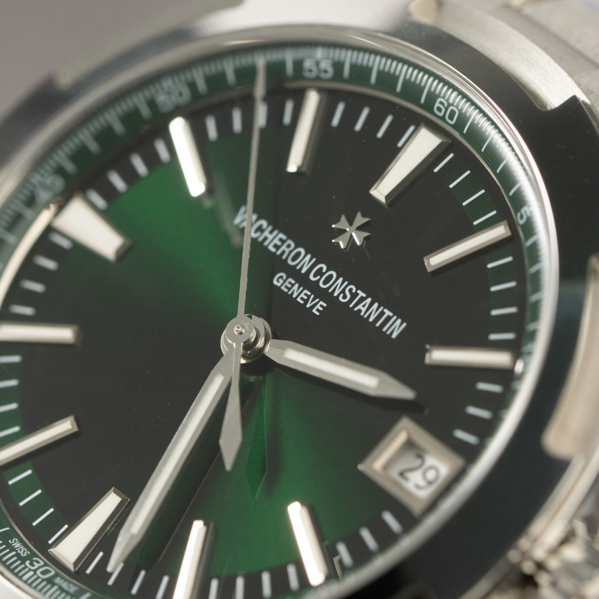 Vacheron Constantin Overseas 4500V Green Dial Best Replica PPF 41mm - Image 3
