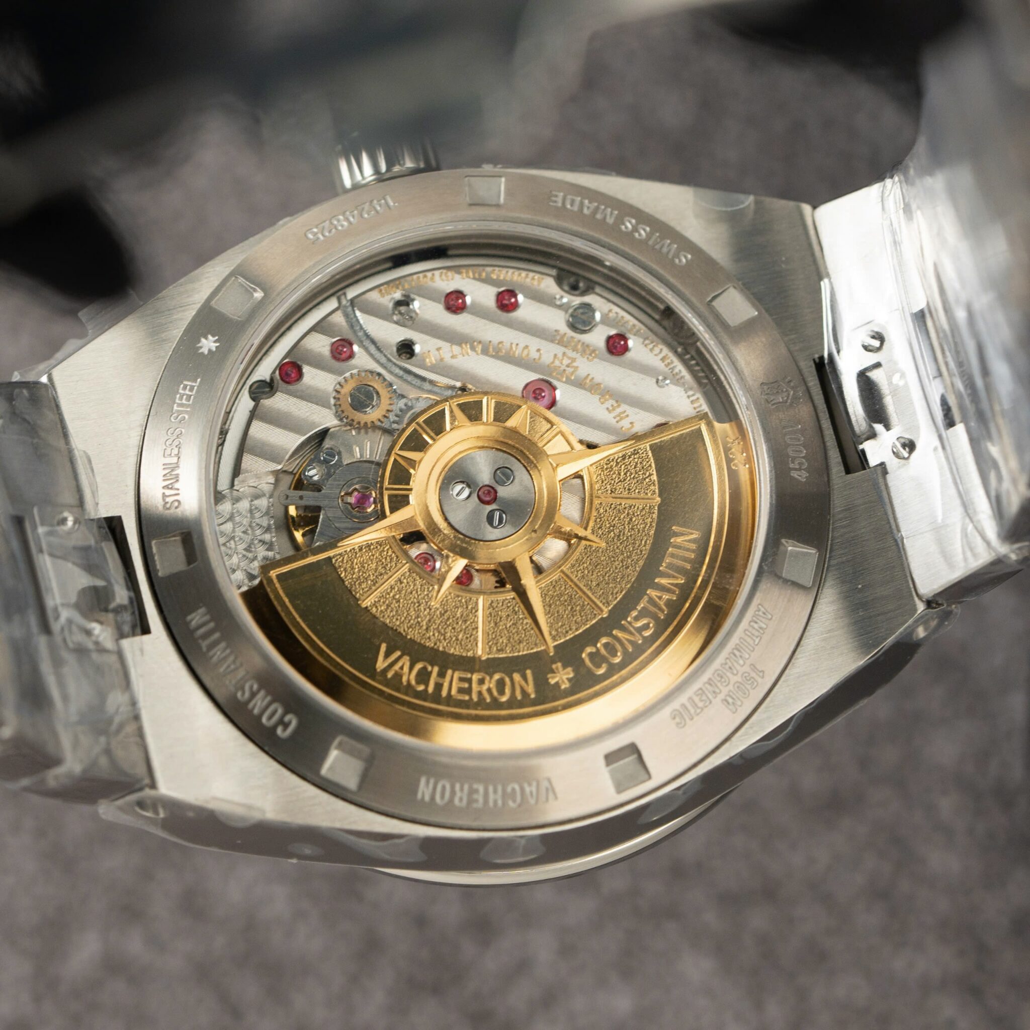 Vacheron Constantin Overseas 4500V Green Dial Best Replica PPF 41mm - Image 8