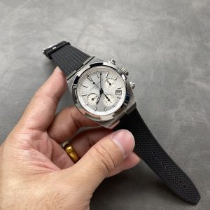 Vacheron Constantin Overseas 5500V Chronograph Silver Dial Black Rubber Strap Replica 8F 42.5mm