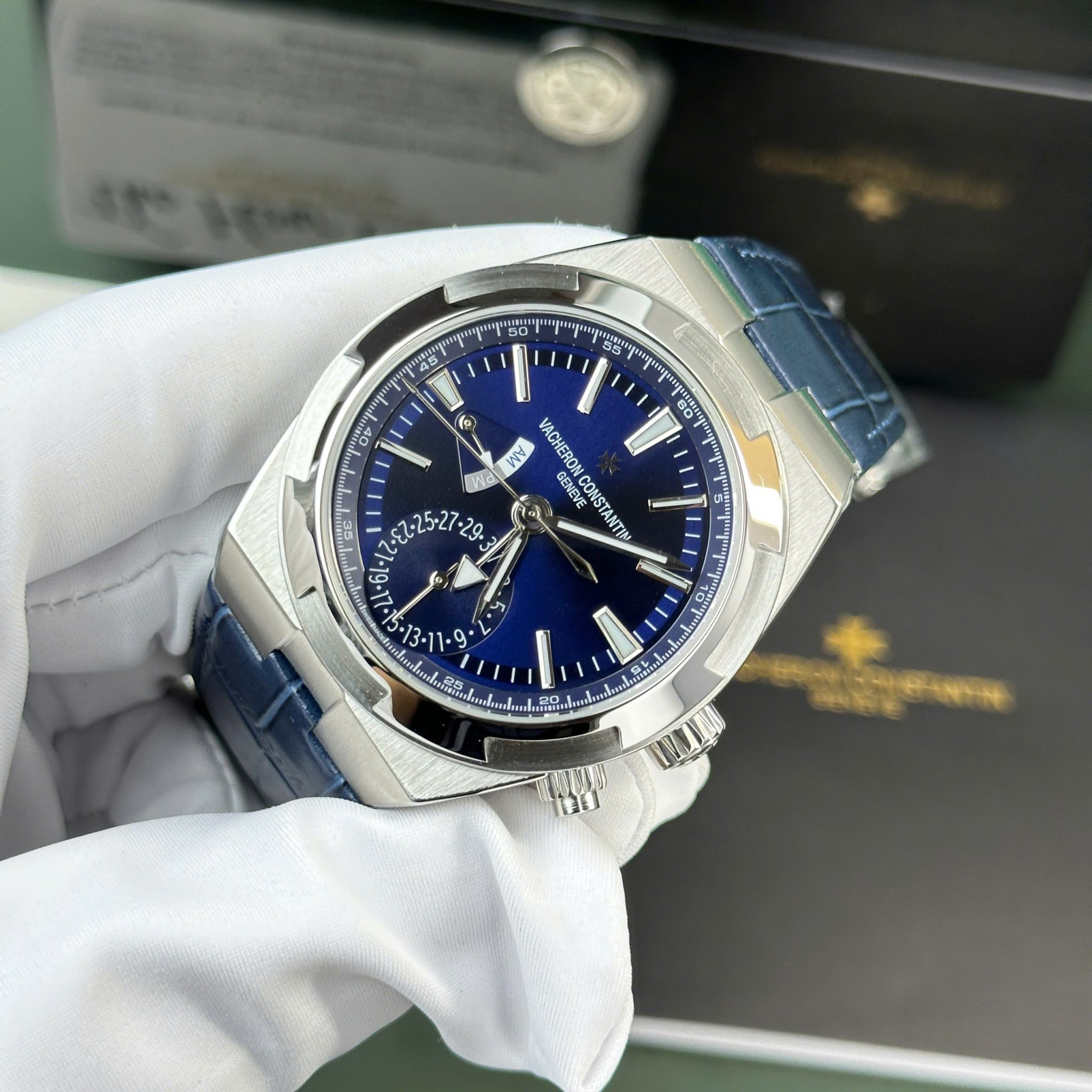 Vacheron Constantin Overseas Dual Time 7900V/110A-B334 Blue Dial Leather Strap Swiss Replica PZF 41mm - Image 4